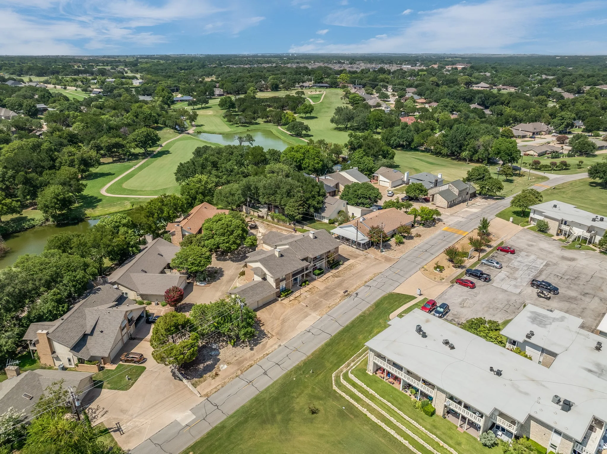 Condominium For Sale in Hood County , 4212 Fairway Drive 4, Granbury, Texas 76049, 2 Bedroom, 2 Bathroom, 1 Garage spaces, 1,143 Sqft, built in 1986, mls#21329621, Real Estate Agent in Granbury, Homes For Sale in Hood county, Homes For Sale in Granbury, Realtor in Granbury Texas, Real Estate Brokerage Independent Realty Texas, Luminita Cordes Realtor