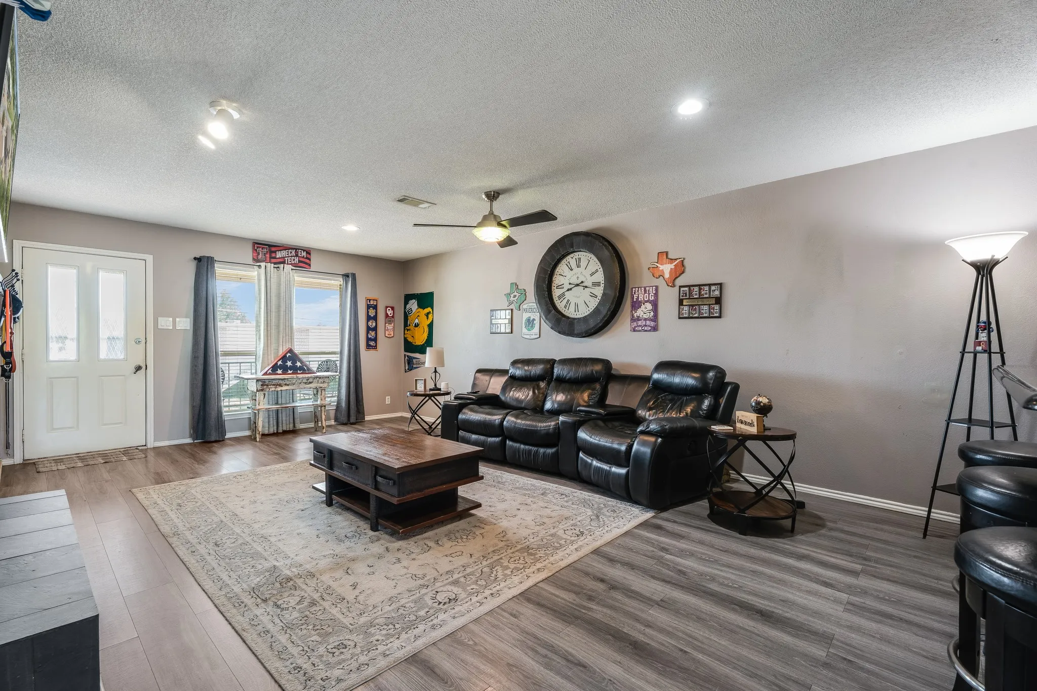 Condominium For Sale in Hood County , 4212 Fairway Drive 4, Granbury, Texas 76049, 2 Bedroom, 2 Bathroom, 1 Garage spaces, 1,143 Sqft, built in 1986, mls#21329621, Real Estate Agent in Granbury, Homes For Sale in Hood county, Homes For Sale in Granbury, Realtor in Granbury Texas, Real Estate Brokerage Independent Realty Texas, Luminita Cordes Realtor