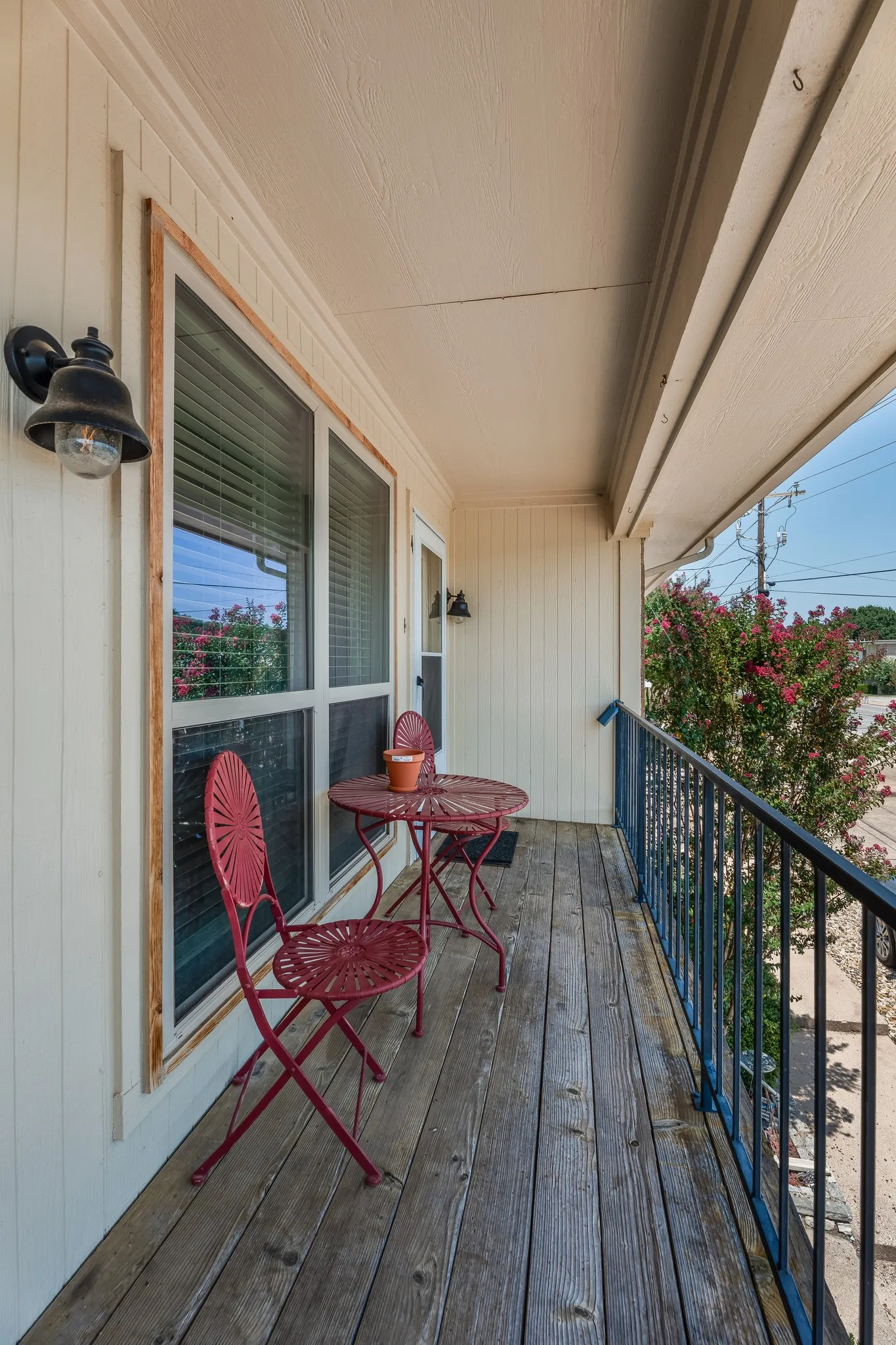 Entry balcony