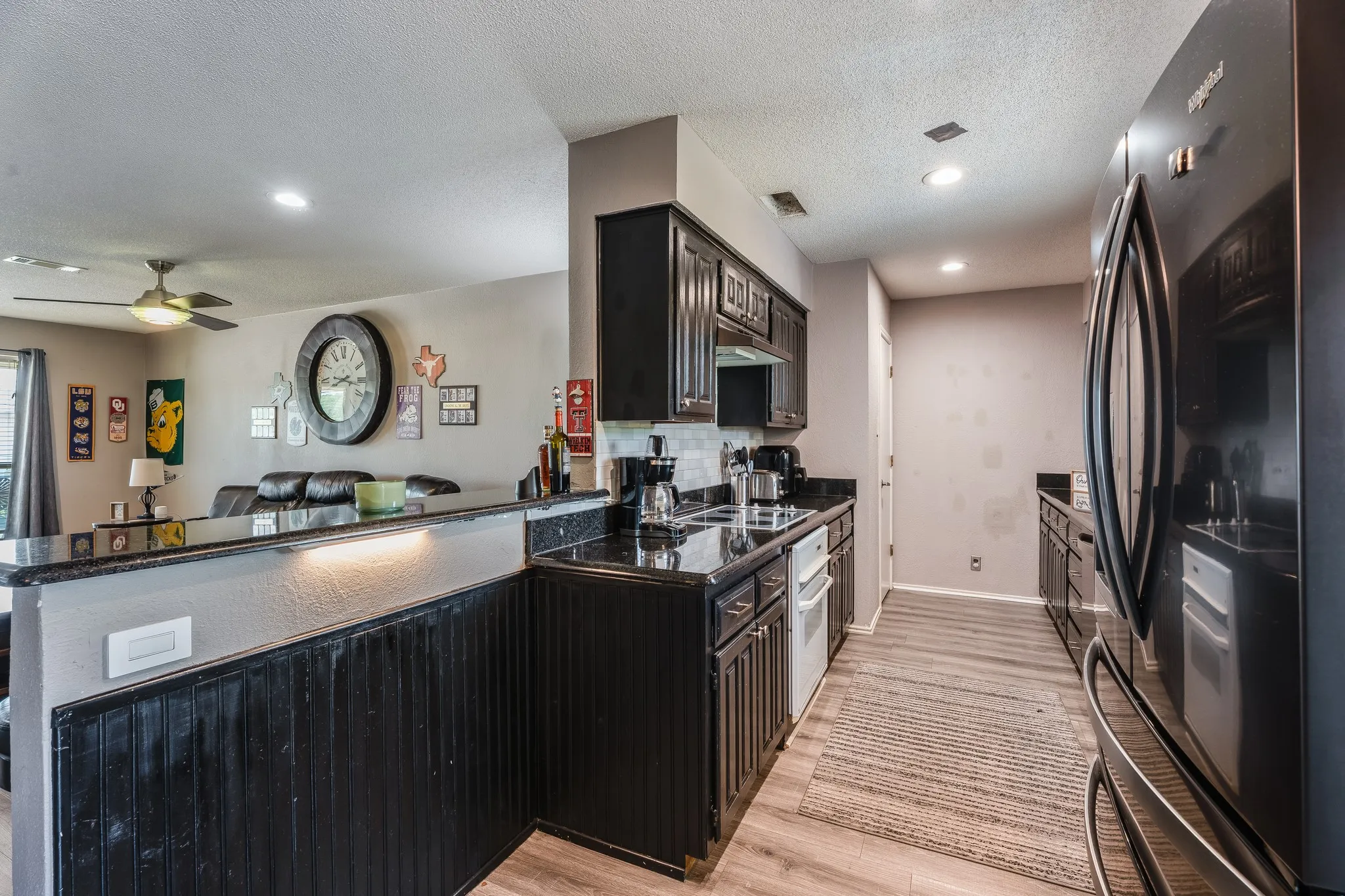 Condominium For Sale in Hood County , 4212 Fairway Drive 4, Granbury, Texas 76049, 2 Bedroom, 2 Bathroom, 1 Garage spaces, 1,143 Sqft, built in 1986, mls#21329621, Real Estate Agent in Granbury, Homes For Sale in Hood county, Homes For Sale in Granbury, Realtor in Granbury Texas, Real Estate Brokerage Independent Realty Texas, Luminita Cordes Realtor