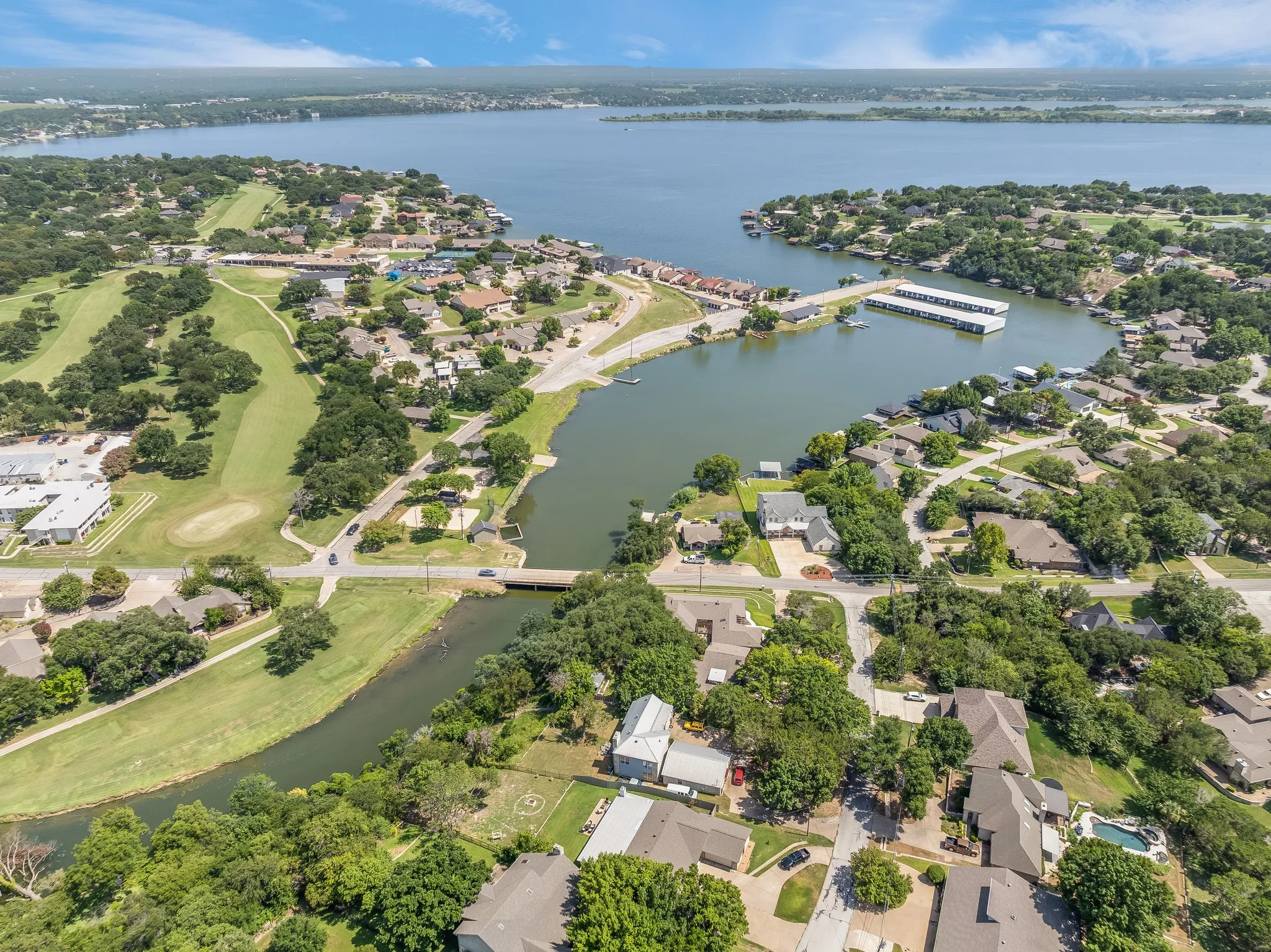 Condominium For Sale in Hood County , 4212 Fairway Drive 4, Granbury, Texas 76049, 2 Bedroom, 2 Bathroom, 1 Garage spaces, 1,143 Sqft, built in 1986, mls#21329621, Real Estate Agent in Granbury, Homes For Sale in Hood county, Homes For Sale in Granbury, Realtor in Granbury Texas, Real Estate Brokerage Independent Realty Texas, Luminita Cordes Realtor
