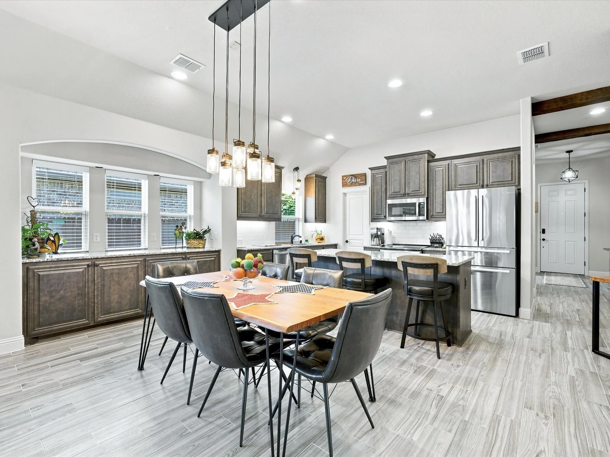 Single Family Residence For Sale in Denton County , 1101 Broken Wheel Trail, Aubrey, Texas 76227, 3 Bedroom, 2 Bathroom, 2 Garage spaces, 2,041 Sqft, built in 2016, mls#21349409, Real Estate Agent in Aubrey, Homes For Sale in Denton county, Homes For Sale in Aubrey, Realtor in Aubrey Texas, Real Estate Brokerage Independent Realty Texas, Luminita Cordes Realtor