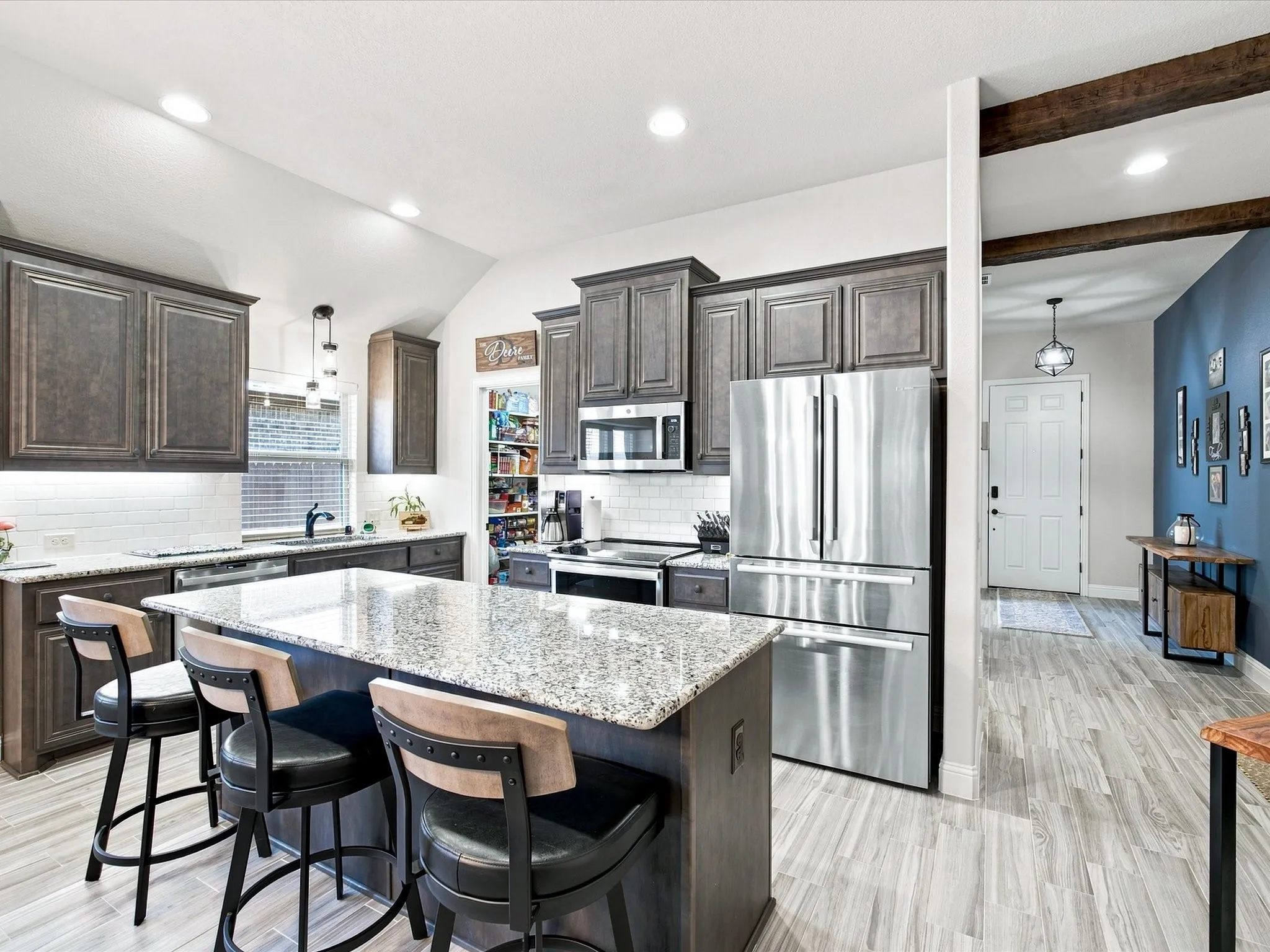 Single Family Residence For Sale in Denton County , 1101 Broken Wheel Trail, Aubrey, Texas 76227, 3 Bedroom, 2 Bathroom, 2 Garage spaces, 2,041 Sqft, built in 2016, mls#21349409, Real Estate Agent in Aubrey, Homes For Sale in Denton county, Homes For Sale in Aubrey, Realtor in Aubrey Texas, Real Estate Brokerage Independent Realty Texas, Luminita Cordes Realtor