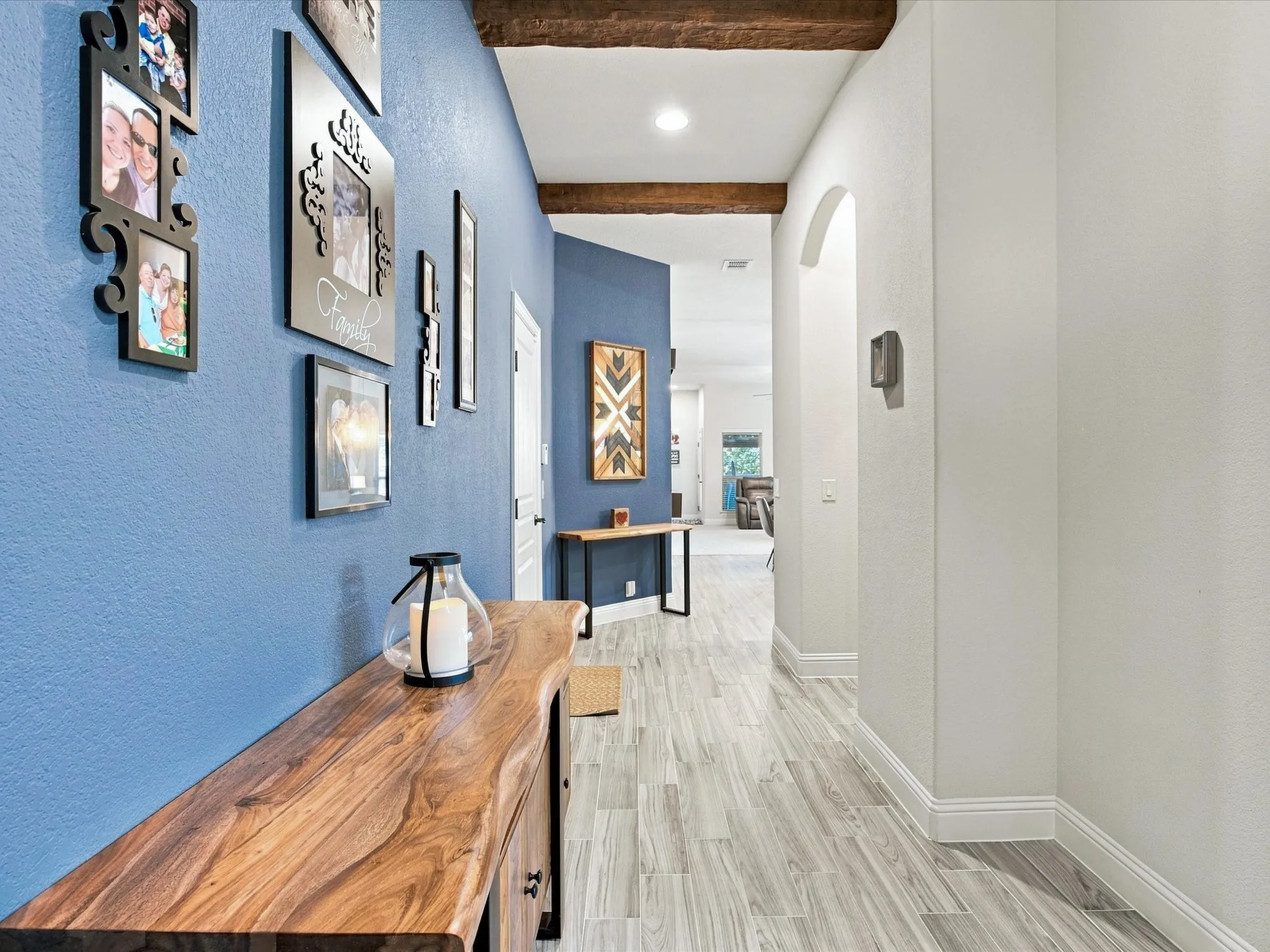 Single Family Residence For Sale in Denton County , 1101 Broken Wheel Trail, Aubrey, Texas 76227, 3 Bedroom, 2 Bathroom, 2 Garage spaces, 2,041 Sqft, built in 2016, mls#21349409, Real Estate Agent in Aubrey, Homes For Sale in Denton county, Homes For Sale in Aubrey, Realtor in Aubrey Texas, Real Estate Brokerage Independent Realty Texas, Luminita Cordes Realtor