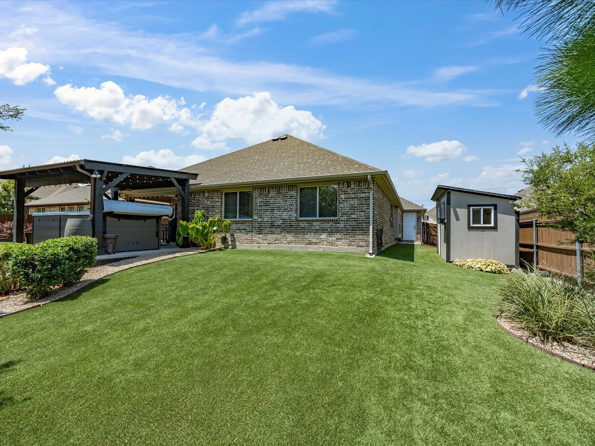 Single Family Residence For Sale in Denton County , 1101 Broken Wheel Trail, Aubrey, Texas 76227, 3 Bedroom, 2 Bathroom, 2 Garage spaces, 2,041 Sqft, built in 2016, mls#21349409, Real Estate Agent in Aubrey, Homes For Sale in Denton county, Homes For Sale in Aubrey, Realtor in Aubrey Texas, Real Estate Brokerage Independent Realty Texas, Luminita Cordes Realtor