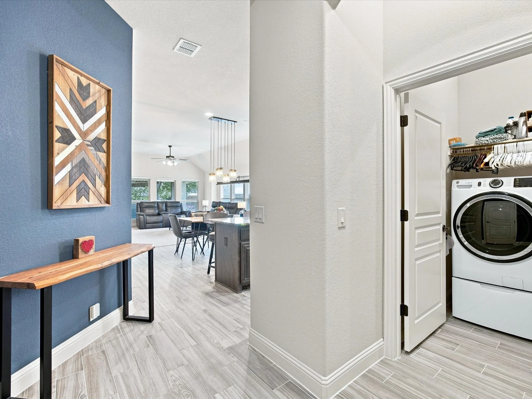 Single Family Residence For Sale in Denton County , 1101 Broken Wheel Trail, Aubrey, Texas 76227, 3 Bedroom, 2 Bathroom, 2 Garage spaces, 2,041 Sqft, built in 2016, mls#21349409, Real Estate Agent in Aubrey, Homes For Sale in Denton county, Homes For Sale in Aubrey, Realtor in Aubrey Texas, Real Estate Brokerage Independent Realty Texas, Luminita Cordes Realtor