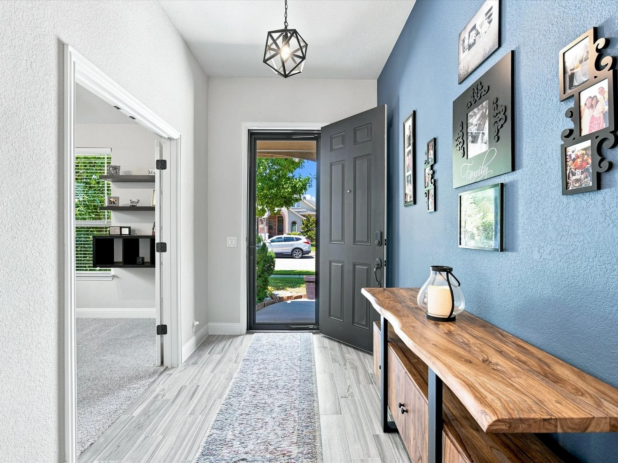 Single Family Residence For Sale in Denton County , 1101 Broken Wheel Trail, Aubrey, Texas 76227, 3 Bedroom, 2 Bathroom, 2 Garage spaces, 2,041 Sqft, built in 2016, mls#21349409, Real Estate Agent in Aubrey, Homes For Sale in Denton county, Homes For Sale in Aubrey, Realtor in Aubrey Texas, Real Estate Brokerage Independent Realty Texas, Luminita Cordes Realtor