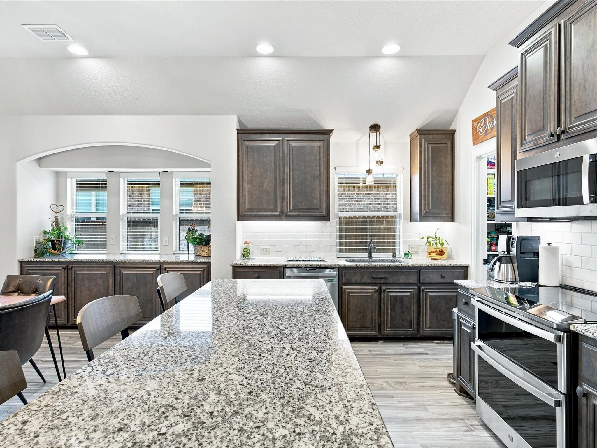 Single Family Residence For Sale in Denton County , 1101 Broken Wheel Trail, Aubrey, Texas 76227, 3 Bedroom, 2 Bathroom, 2 Garage spaces, 2,041 Sqft, built in 2016, mls#21349409, Real Estate Agent in Aubrey, Homes For Sale in Denton county, Homes For Sale in Aubrey, Realtor in Aubrey Texas, Real Estate Brokerage Independent Realty Texas, Luminita Cordes Realtor