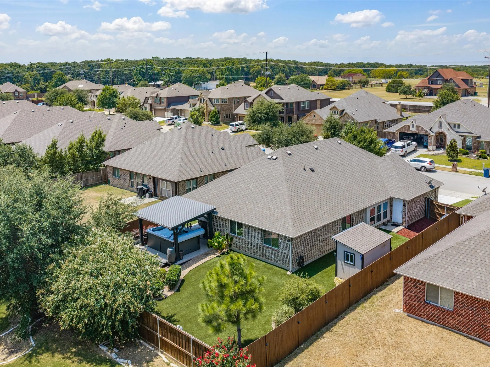 Single Family Residence For Sale in Denton County , 1101 Broken Wheel Trail, Aubrey, Texas 76227, 3 Bedroom, 2 Bathroom, 2 Garage spaces, 2,041 Sqft, built in 2016, mls#21349409, Real Estate Agent in Aubrey, Homes For Sale in Denton county, Homes For Sale in Aubrey, Realtor in Aubrey Texas, Real Estate Brokerage Independent Realty Texas, Luminita Cordes Realtor