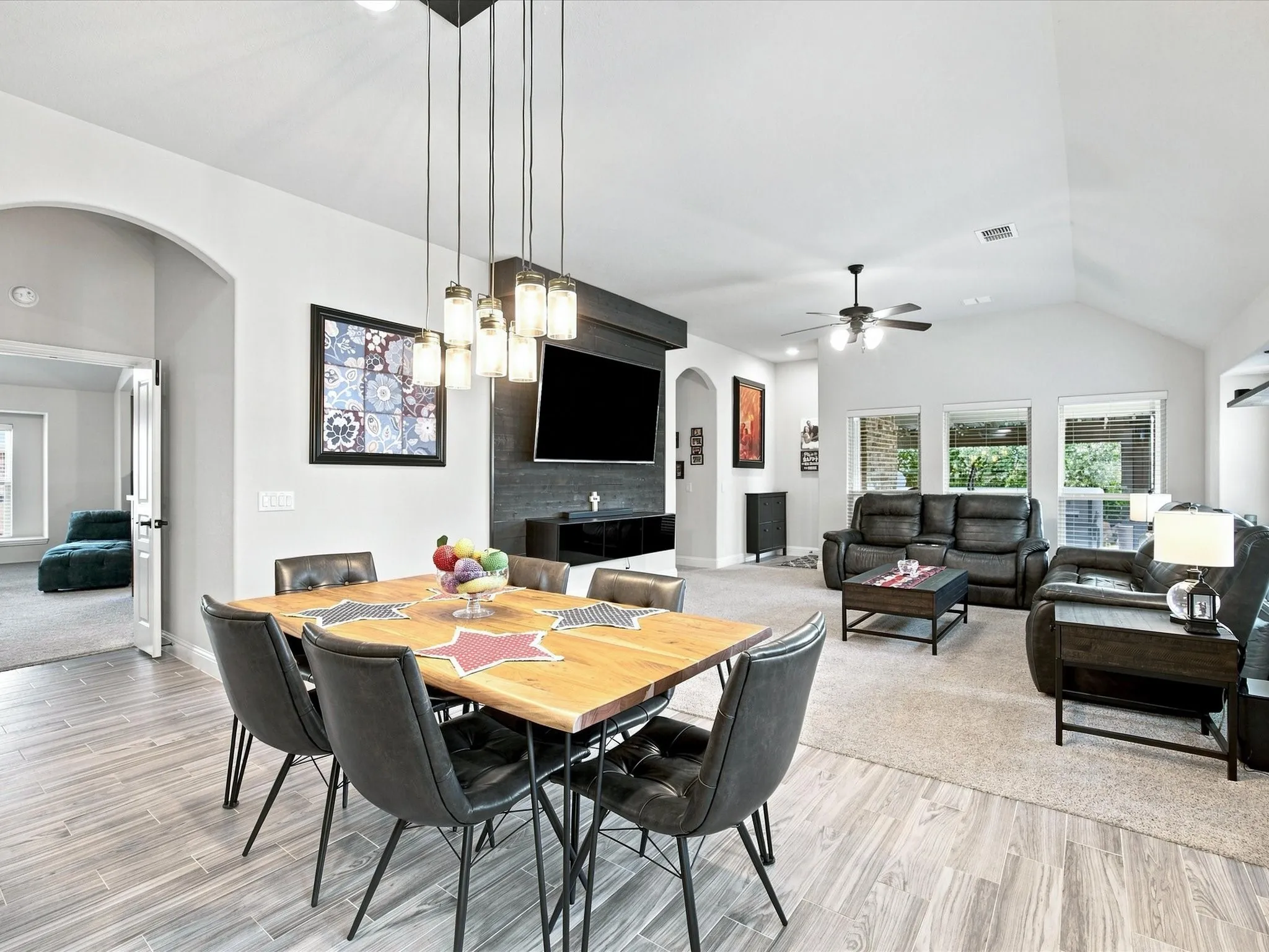 Single Family Residence For Sale in Denton County , 1101 Broken Wheel Trail, Aubrey, Texas 76227, 3 Bedroom, 2 Bathroom, 2 Garage spaces, 2,041 Sqft, built in 2016, mls#21349409, Real Estate Agent in Aubrey, Homes For Sale in Denton county, Homes For Sale in Aubrey, Realtor in Aubrey Texas, Real Estate Brokerage Independent Realty Texas, Luminita Cordes Realtor
