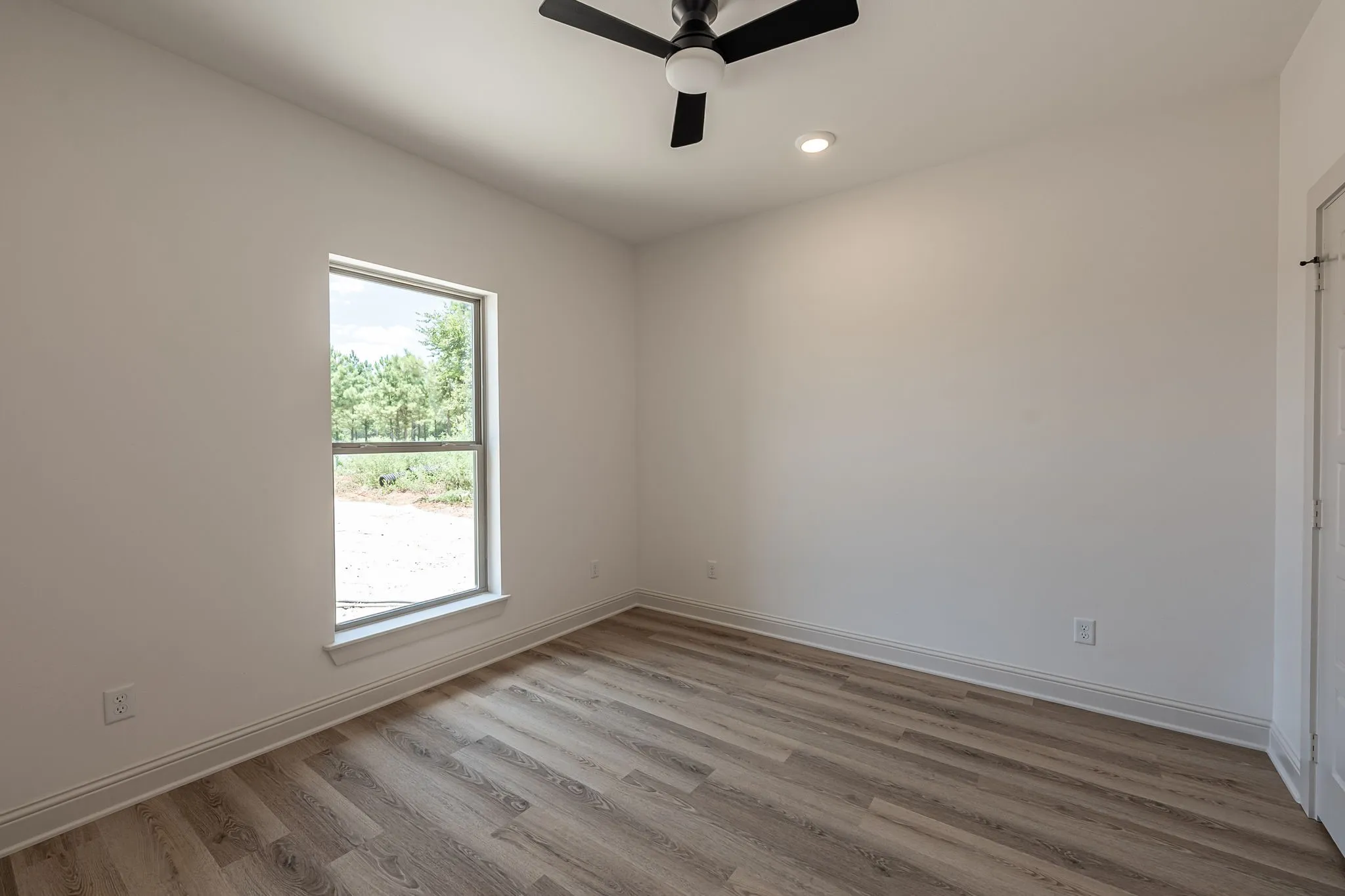 Single Family Residence For Sale in Smith County , 17049 Island Lake Drive, Tyler, Texas 75708, 4 Bedroom, 2 Bathroom, 2 Garage spaces, 1,980 Sqft, built in 2026, Price $386,100, mls#21352150, Real Estate Agent in Tyler, Homes For Sale in Smith county, Homes For Sale in Tyler, Realtor in Tyler Texas, Real Estate Brokerage Independent Realty Texas, Luminita Cordes Realtor