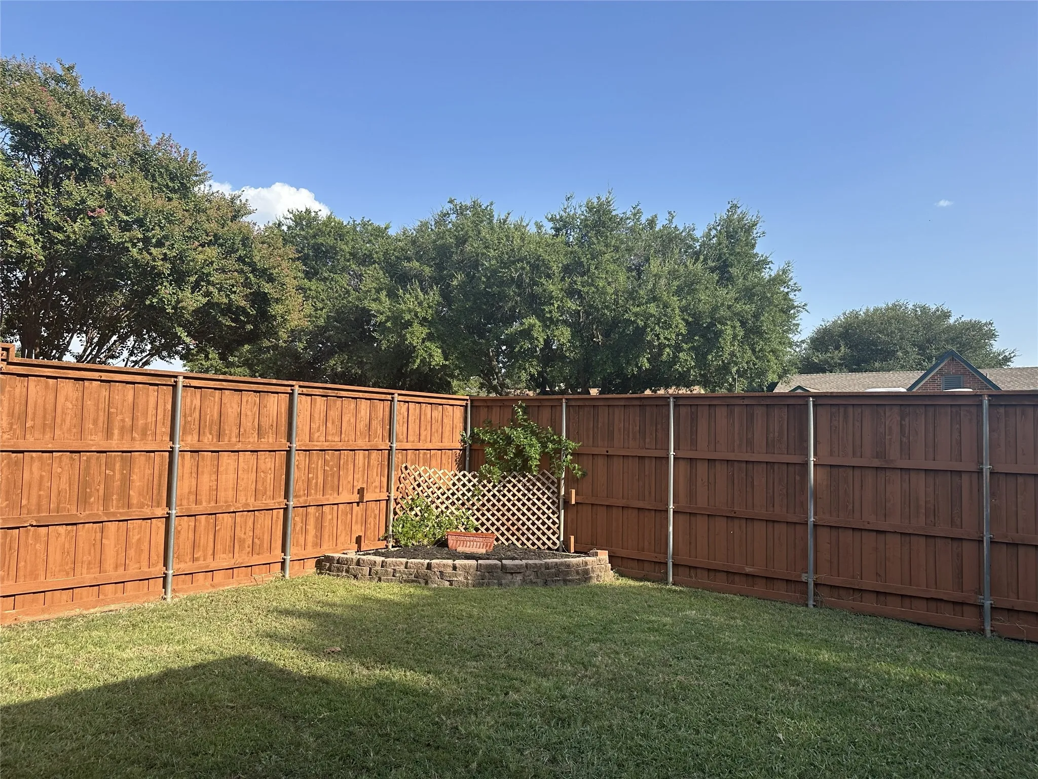 Single Family Residence For Sale in Denton County , 3308 Pheasant Hollow, Denton, Texas 76207, 3 Bedroom, 2 Bathroom, 2 Garage spaces, 1,502 Sqft, built in 1994, mls#21351902, Real Estate Agent in Denton, Homes For Sale in Denton county, Homes For Sale in Denton, Realtor in Denton Texas, Real Estate Brokerage Independent Realty Texas, Luminita Cordes Realtor