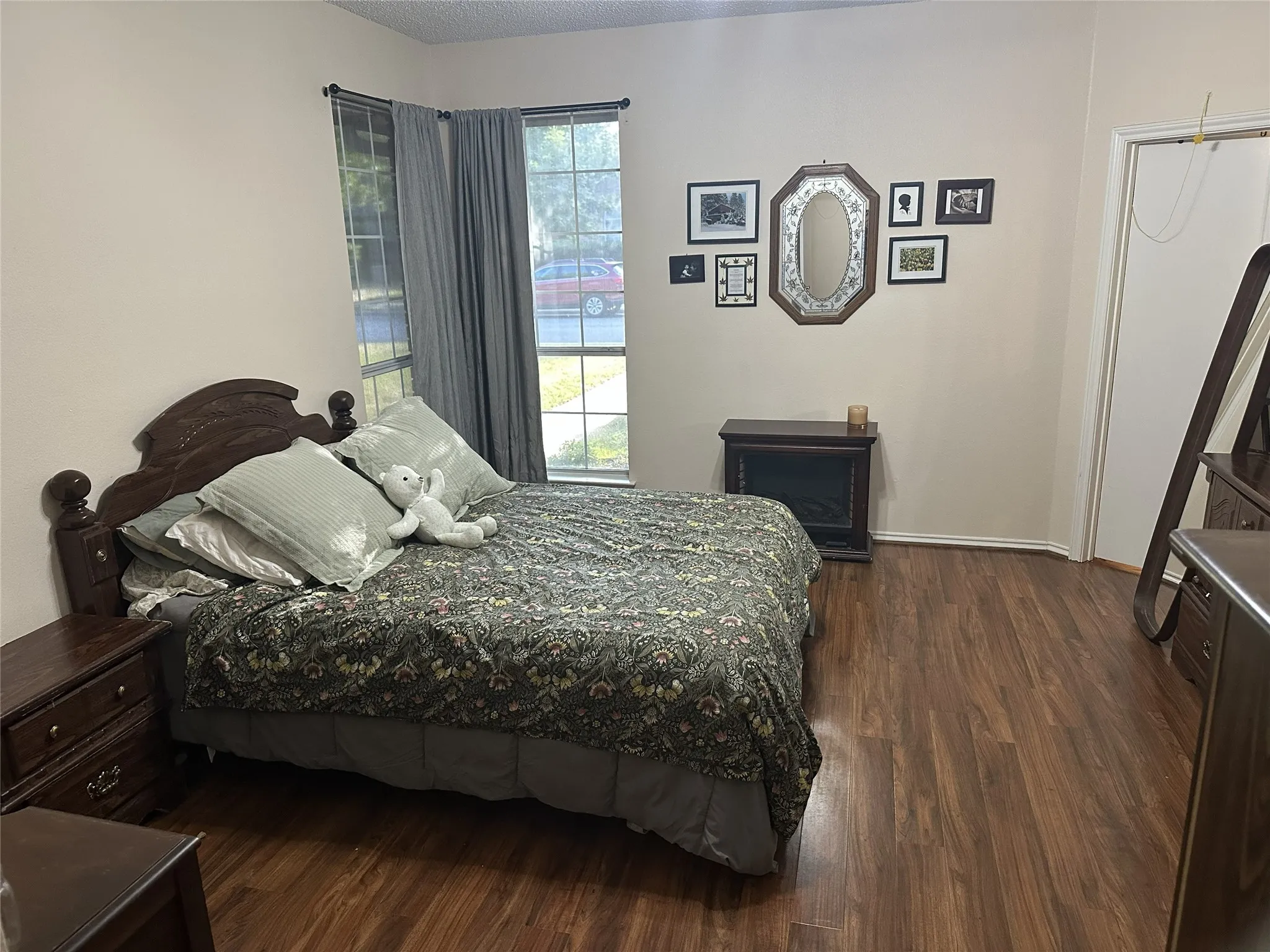 Single Family Residence For Sale in Denton County , 3308 Pheasant Hollow, Denton, Texas 76207, 3 Bedroom, 2 Bathroom, 2 Garage spaces, 1,502 Sqft, built in 1994, mls#21351902, Real Estate Agent in Denton, Homes For Sale in Denton county, Homes For Sale in Denton, Realtor in Denton Texas, Real Estate Brokerage Independent Realty Texas, Luminita Cordes Realtor