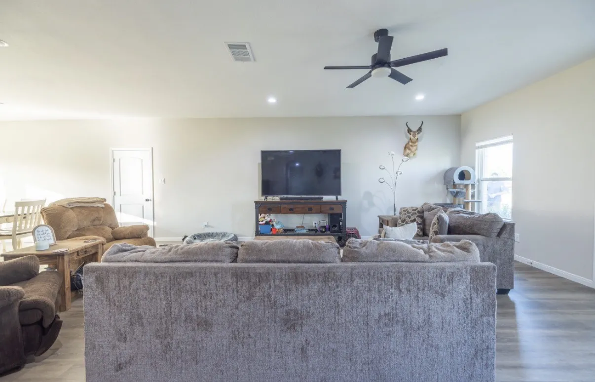 Single Family Residence For Sale in Van Zandt County , 497 Private Road 7413, Wills Point, Texas 75169, 4 Bedroom, 3 Bathroom, 1 Garage spaces, 2,200 Sqft, built in 2024, mls#21352135, Real Estate Agent in Wills Point, Homes For Sale in Van Zandt county, Homes For Sale in Wills Point, Realtor in Wills Point Texas, Real Estate Brokerage Independent Realty Texas, Luminita Cordes Realtor