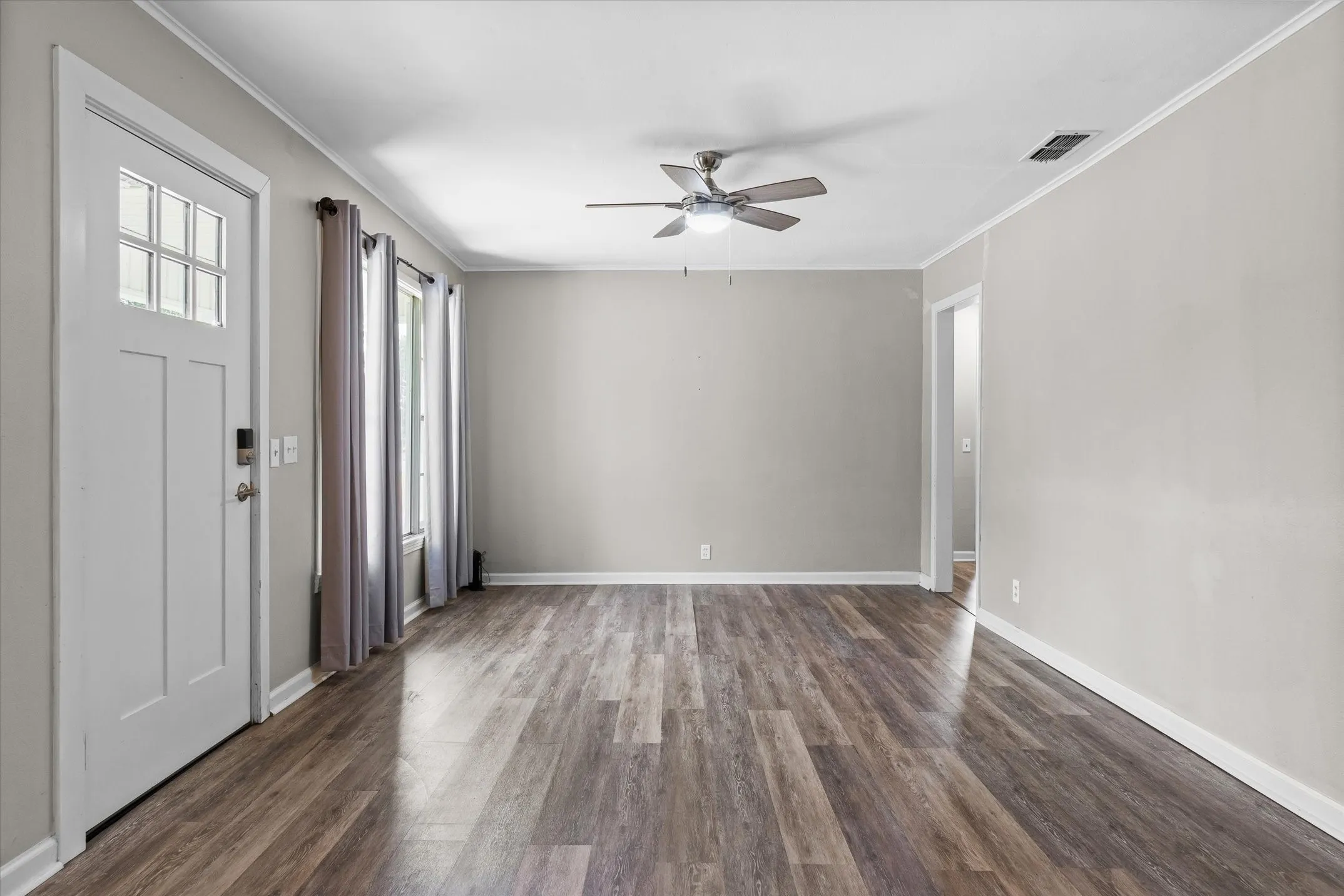 Single Family Residence For Sale in Van Zandt County , 504 E Pennsylvania Avenue, Van, Texas 75790, 3 Bedroom, 2 Bathroom, Garage spaces, 1,628 Sqft, built in 1965, mls#21352151, Real Estate Agent in Van, Homes For Sale in Van Zandt county, Homes For Sale in Van, Realtor in Van Texas, Real Estate Brokerage Independent Realty Texas, Luminita Cordes Realtor