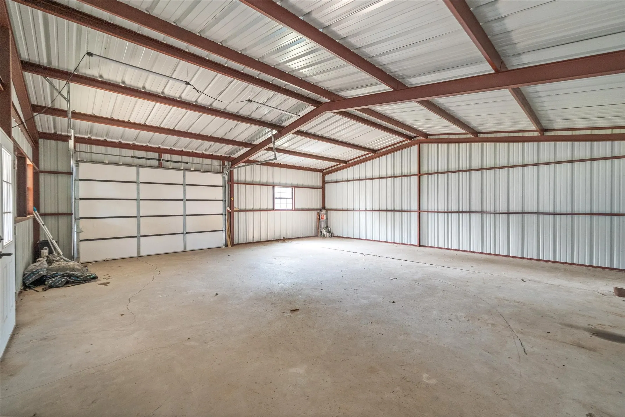 Single Family Residence For Sale in Van Zandt County , 504 E Pennsylvania Avenue, Van, Texas 75790, 3 Bedroom, 2 Bathroom, Garage spaces, 1,628 Sqft, built in 1965, mls#21352151, Real Estate Agent in Van, Homes For Sale in Van Zandt county, Homes For Sale in Van, Realtor in Van Texas, Real Estate Brokerage Independent Realty Texas, Luminita Cordes Realtor