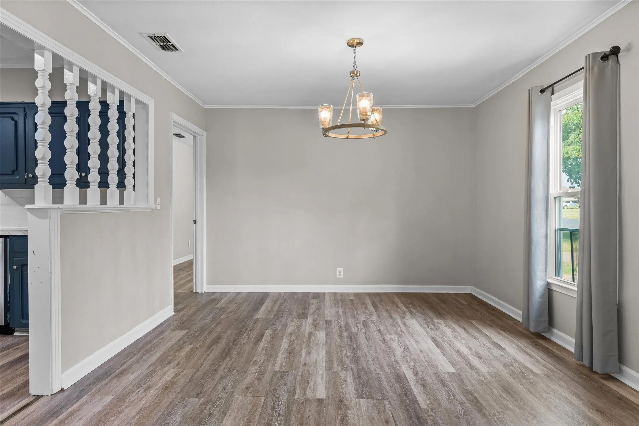 Single Family Residence For Sale in Van Zandt County , 504 E Pennsylvania Avenue, Van, Texas 75790, 3 Bedroom, 2 Bathroom, Garage spaces, 1,628 Sqft, built in 1965, mls#21352151, Real Estate Agent in Van, Homes For Sale in Van Zandt county, Homes For Sale in Van, Realtor in Van Texas, Real Estate Brokerage Independent Realty Texas, Luminita Cordes Realtor