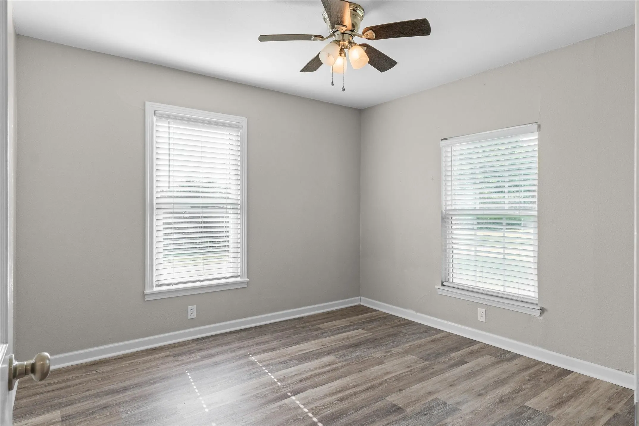 Single Family Residence For Sale in Van Zandt County , 504 E Pennsylvania Avenue, Van, Texas 75790, 3 Bedroom, 2 Bathroom, Garage spaces, 1,628 Sqft, built in 1965, mls#21352151, Real Estate Agent in Van, Homes For Sale in Van Zandt county, Homes For Sale in Van, Realtor in Van Texas, Real Estate Brokerage Independent Realty Texas, Luminita Cordes Realtor