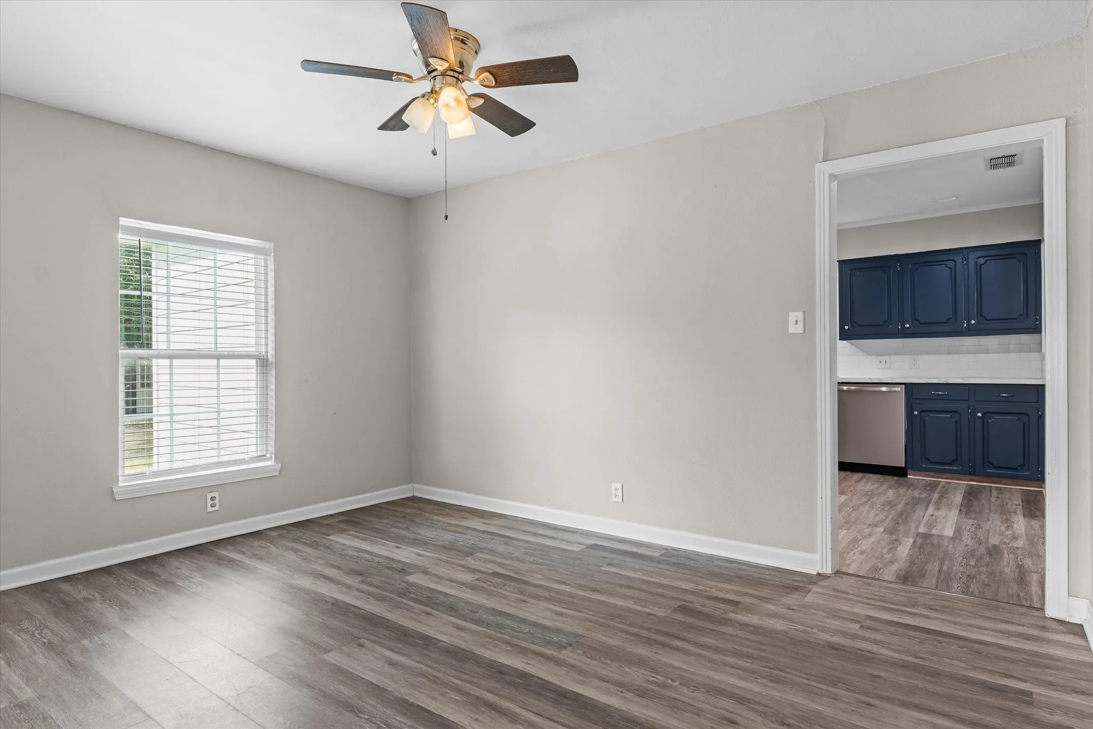 Single Family Residence For Sale in Van Zandt County , 504 E Pennsylvania Avenue, Van, Texas 75790, 3 Bedroom, 2 Bathroom, Garage spaces, 1,628 Sqft, built in 1965, mls#21352151, Real Estate Agent in Van, Homes For Sale in Van Zandt county, Homes For Sale in Van, Realtor in Van Texas, Real Estate Brokerage Independent Realty Texas, Luminita Cordes Realtor