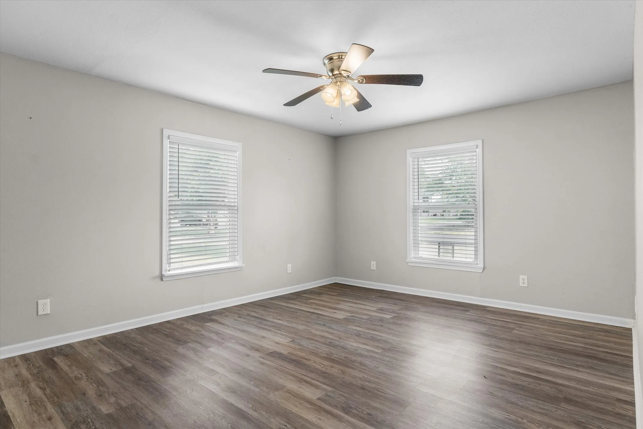 Single Family Residence For Sale in Van Zandt County , 504 E Pennsylvania Avenue, Van, Texas 75790, 3 Bedroom, 2 Bathroom, Garage spaces, 1,628 Sqft, built in 1965, mls#21352151, Real Estate Agent in Van, Homes For Sale in Van Zandt county, Homes For Sale in Van, Realtor in Van Texas, Real Estate Brokerage Independent Realty Texas, Luminita Cordes Realtor
