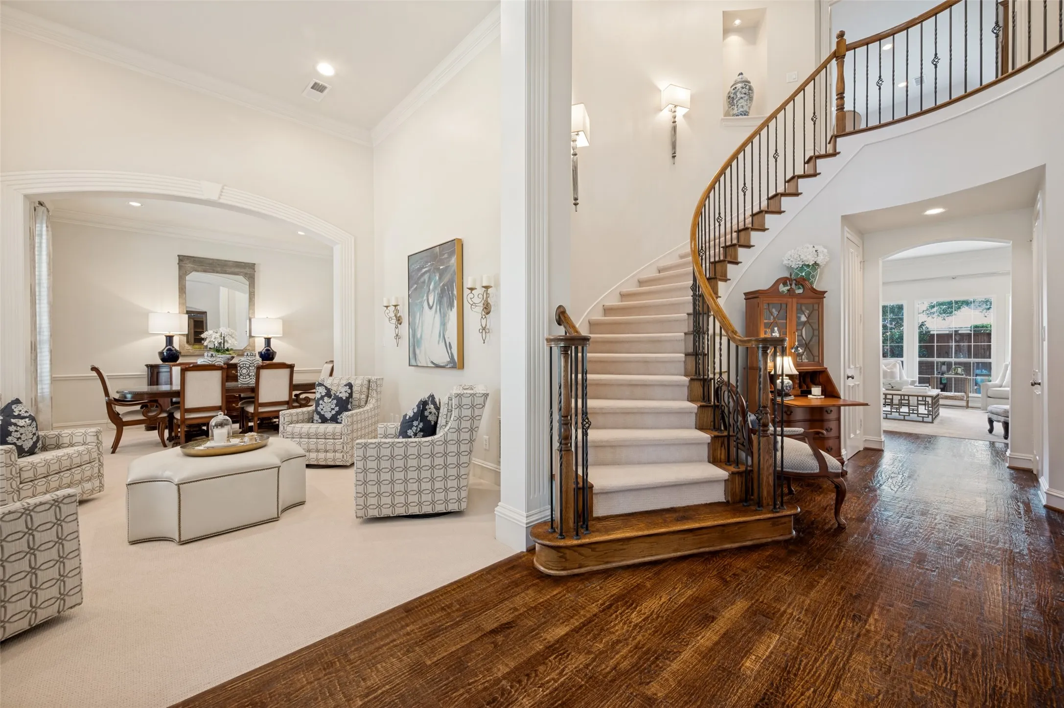 Entry to living