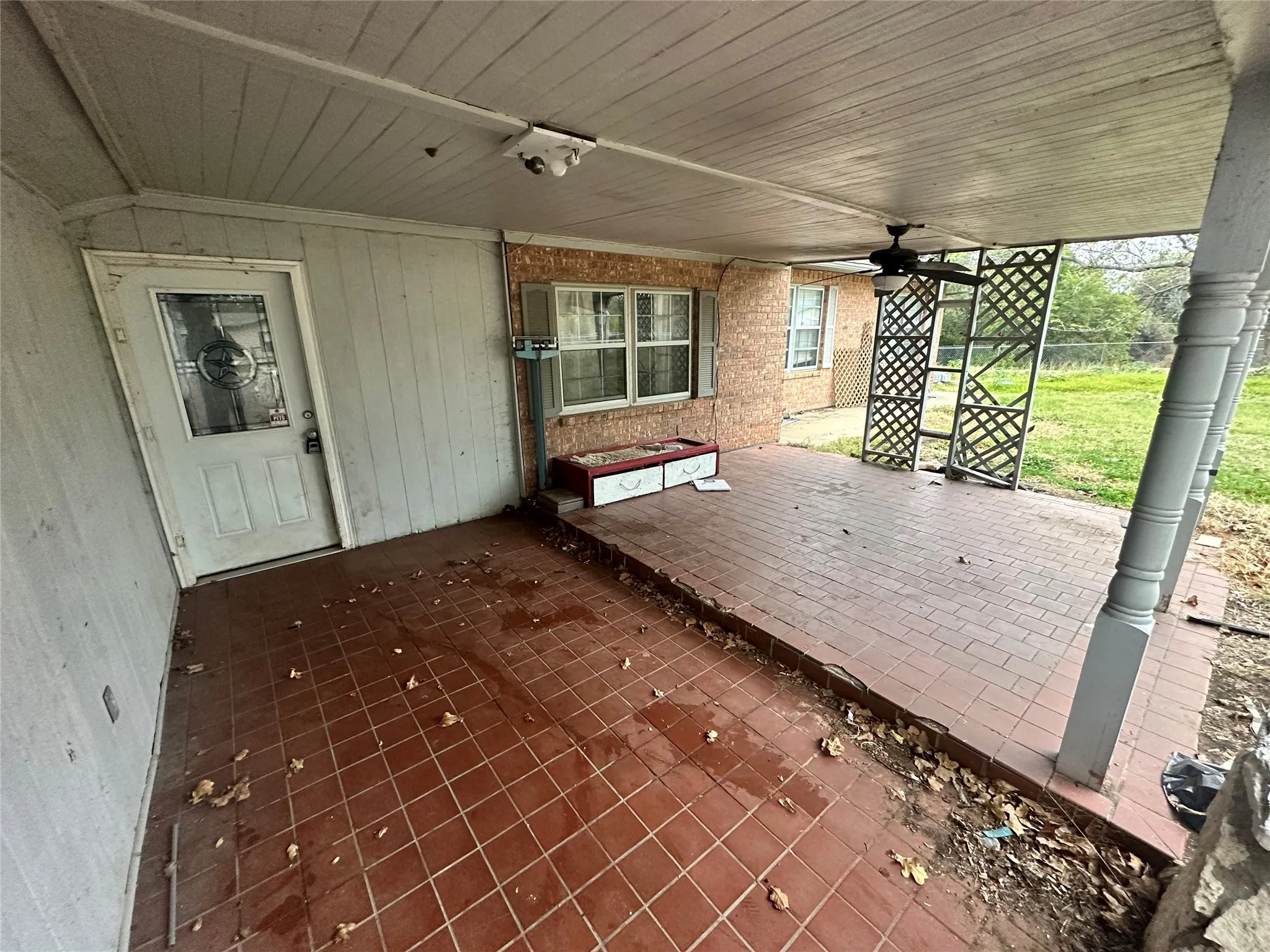 View of patio / terrace featuring ceiling fan