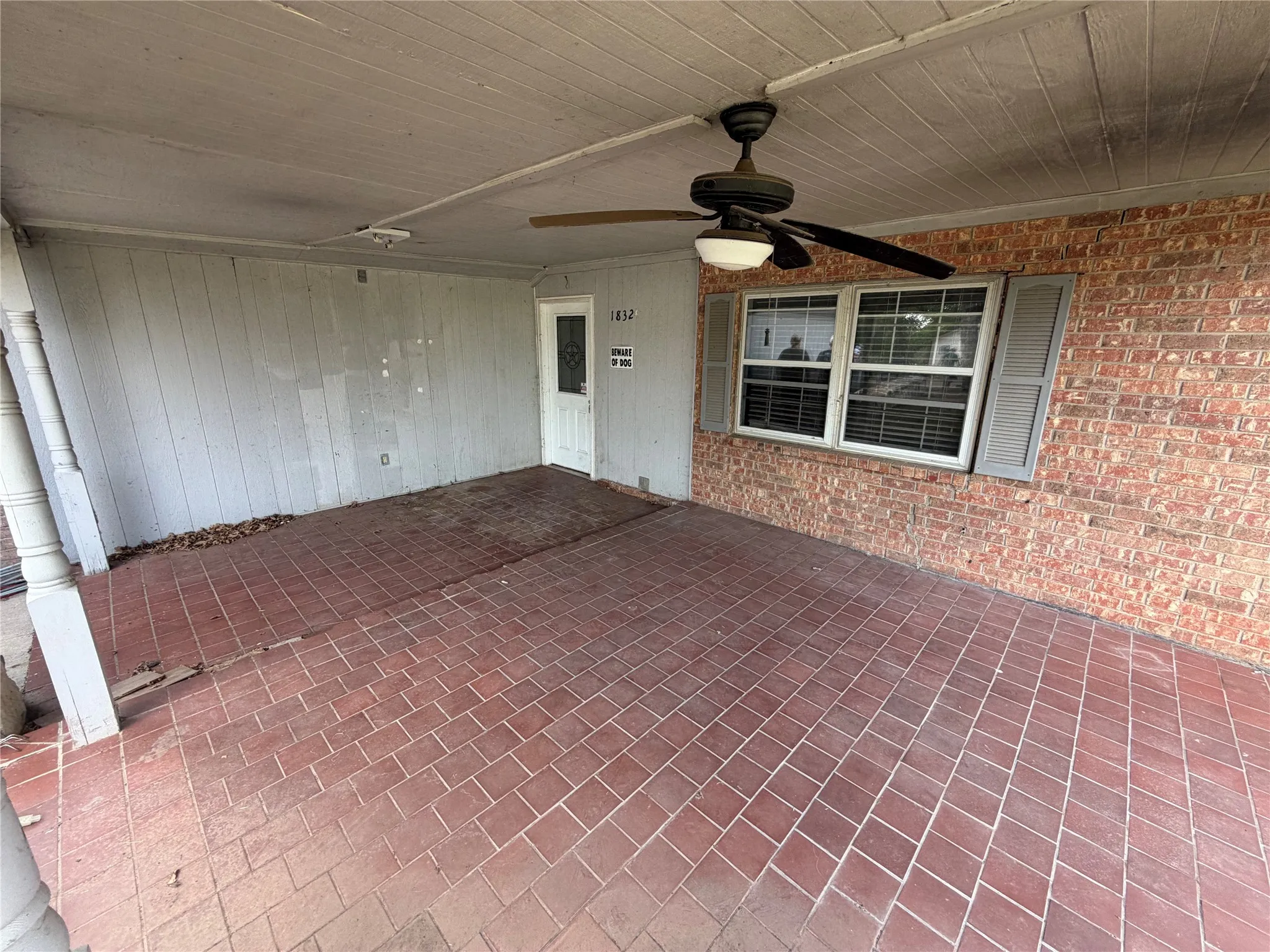 Single Family Residence For Sale in Hood County , 1832 Smokehouse Road, Granbury, Texas 76049, 3 Bedroom, 2 Bathroom, 1 Garage spaces, 1,956 Sqft, built in 1979, Price $185,000, mls#21352152, Real Estate Agent in Granbury, Homes For Sale in Hood county, Homes For Sale in Granbury, Realtor in Granbury Texas, Real Estate Brokerage Independent Realty Texas, Luminita Cordes Realtor