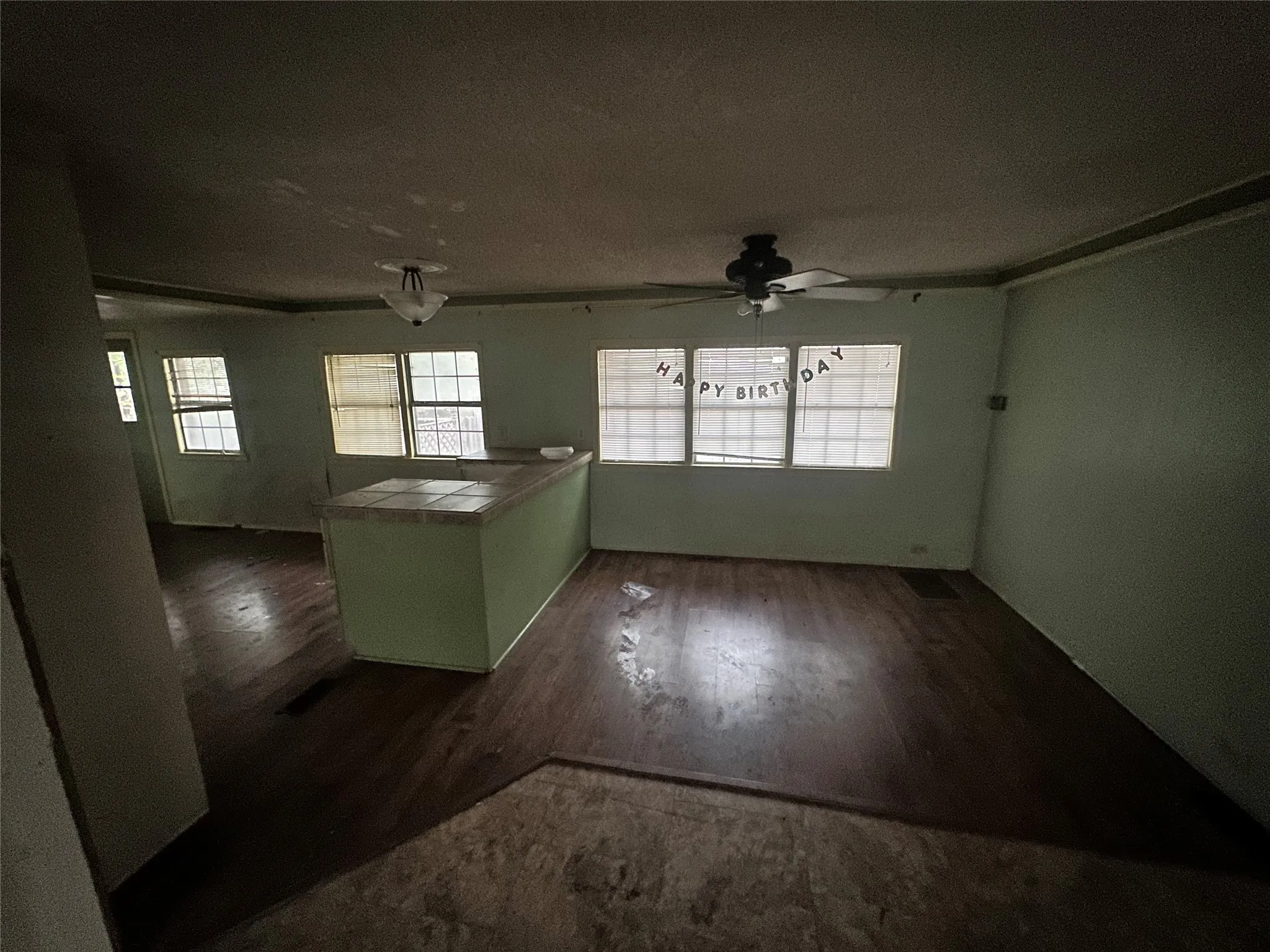 Single Family Residence For Sale in Hood County , 1832 Smokehouse Road, Granbury, Texas 76049, 3 Bedroom, 2 Bathroom, 1 Garage spaces, 1,956 Sqft, built in 1979, Price $185,000, mls#21352152, Real Estate Agent in Granbury, Homes For Sale in Hood county, Homes For Sale in Granbury, Realtor in Granbury Texas, Real Estate Brokerage Independent Realty Texas, Luminita Cordes Realtor