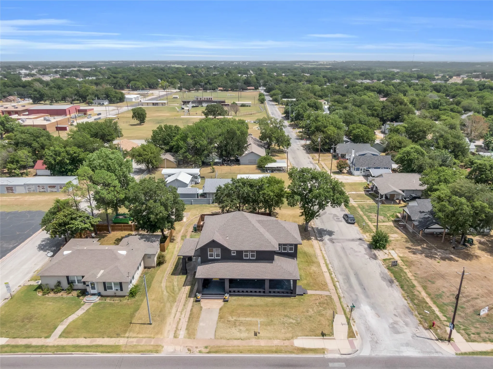 Single Family Residence For Sale in Montague County , 805 E Wise Street, Bowie, Texas 76230, 4 Bedrooms, 3 Bathrooms, Garage spaces, 2,976 Sqft, built in 1930, Price $395,000, mls#21352165, Real Estate Agent in Bowie, Homes For Sale in Montague county, Homes For Sale in Bowie, Realtor in Bowie Texas, Real Estate Brokerage Independent Realty Texas, Luminita Cordes Realtor