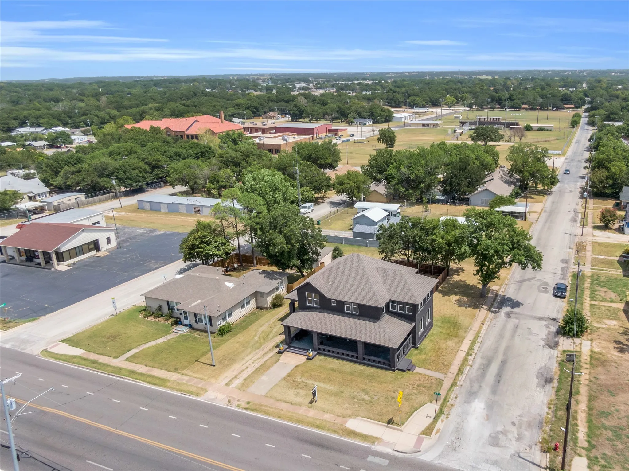 Single Family Residence For Sale in Montague County , 805 E Wise Street, Bowie, Texas 76230, 4 Bedrooms, 3 Bathrooms, Garage spaces, 2,976 Sqft, built in 1930, Price $395,000, mls#21352165, Real Estate Agent in Bowie, Homes For Sale in Montague county, Homes For Sale in Bowie, Realtor in Bowie Texas, Real Estate Brokerage Independent Realty Texas, Luminita Cordes Realtor