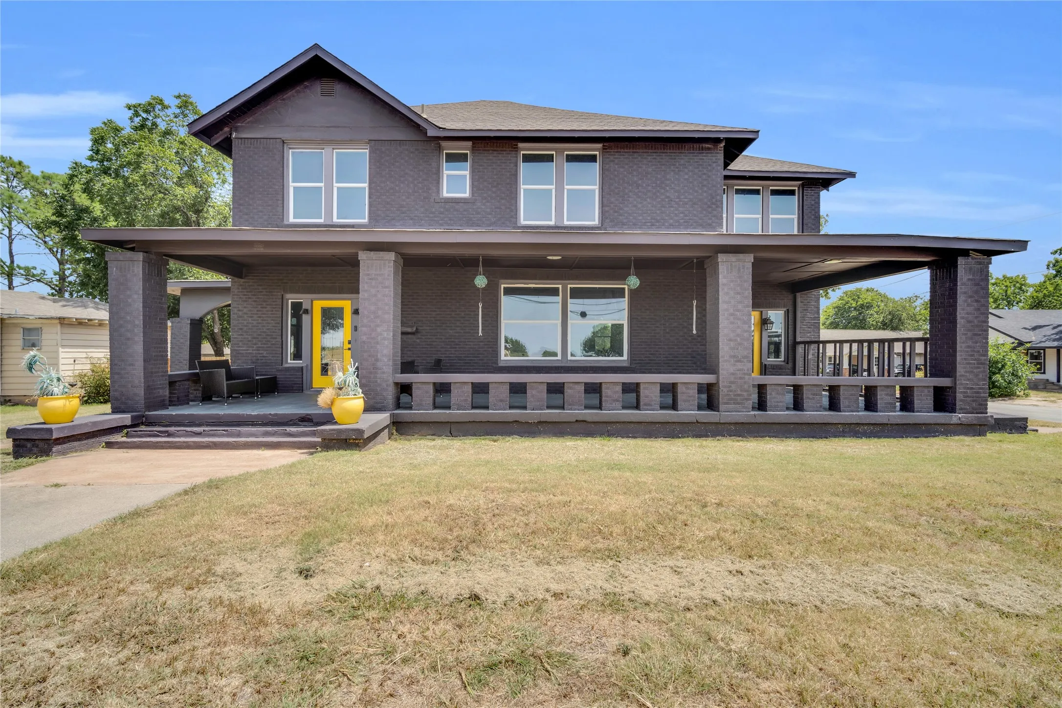 Single Family Residence For Sale in Montague County , 805 E Wise Street, Bowie, Texas 76230, 4 Bedrooms, 3 Bathrooms, Garage spaces, 2,976 Sqft, built in 1930, Price $395,000, mls#21352165, Real Estate Agent in Bowie, Homes For Sale in Montague county, Homes For Sale in Bowie, Realtor in Bowie Texas, Real Estate Brokerage Independent Realty Texas, Luminita Cordes Realtor