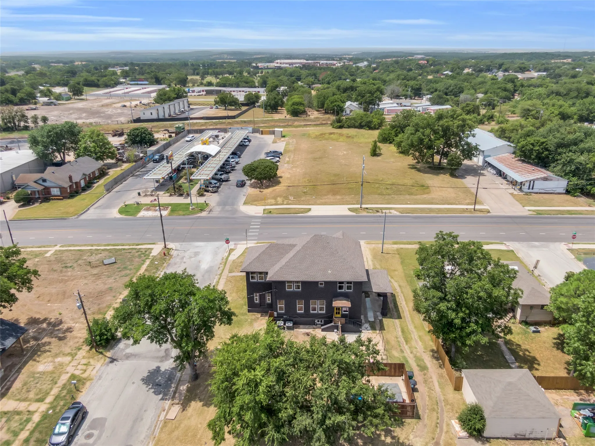 Single Family Residence For Sale in Montague County , 805 E Wise Street, Bowie, Texas 76230, 4 Bedrooms, 3 Bathrooms, Garage spaces, 2,976 Sqft, built in 1930, Price $395,000, mls#21352165, Real Estate Agent in Bowie, Homes For Sale in Montague county, Homes For Sale in Bowie, Realtor in Bowie Texas, Real Estate Brokerage Independent Realty Texas, Luminita Cordes Realtor