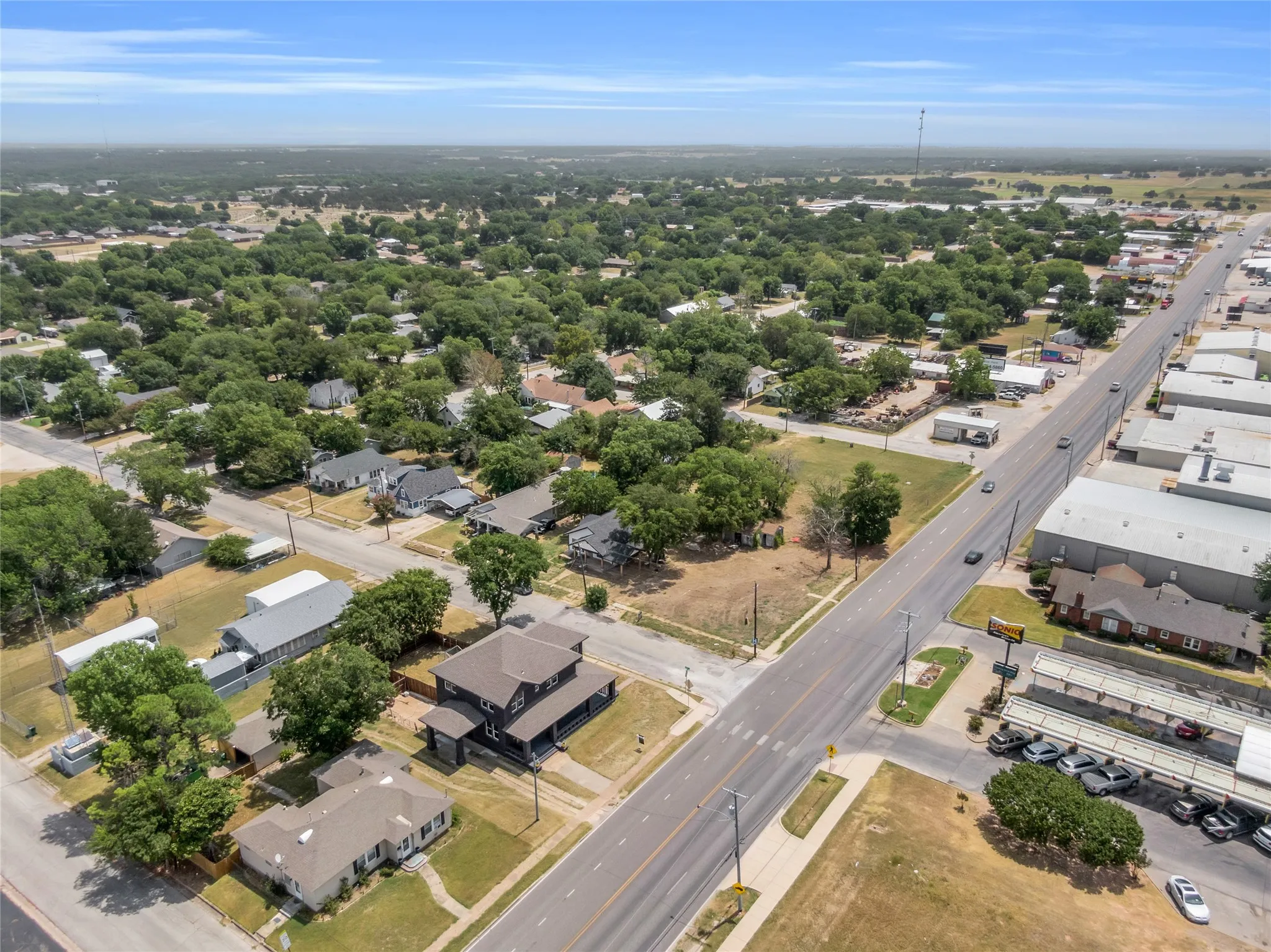 Single Family Residence For Sale in Montague County , 805 E Wise Street, Bowie, Texas 76230, 4 Bedrooms, 3 Bathrooms, Garage spaces, 2,976 Sqft, built in 1930, Price $395,000, mls#21352165, Real Estate Agent in Bowie, Homes For Sale in Montague county, Homes For Sale in Bowie, Realtor in Bowie Texas, Real Estate Brokerage Independent Realty Texas, Luminita Cordes Realtor