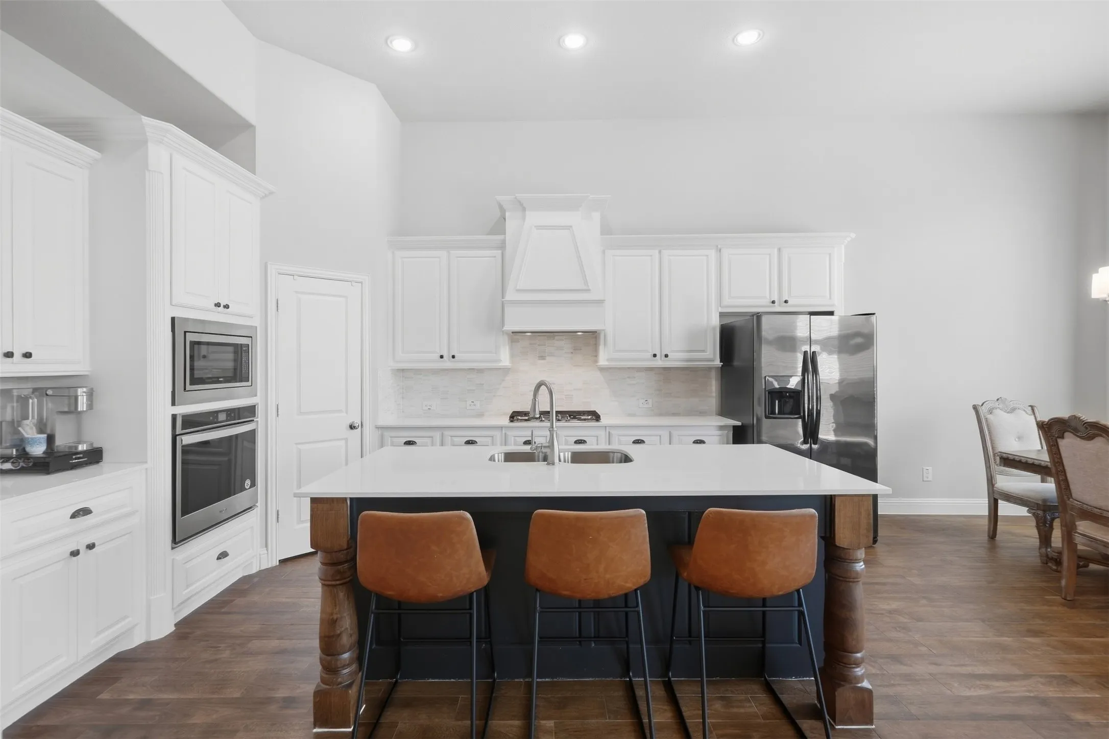 Single Family Residence For Sale in Rockwall County , 617 Nakoma Drive, Rockwall, Texas 75087, 4 Bedroom, 4 Bathroom, 3 Garage spaces, 3,111 Sqft, built in 2020, mls#21352166, Real Estate Agent in Rockwall, Homes For Sale in Rockwall county, Homes For Sale in Rockwall, Realtor in Rockwall Texas, Real Estate Brokerage Independent Realty Texas, Luminita Cordes Realtor