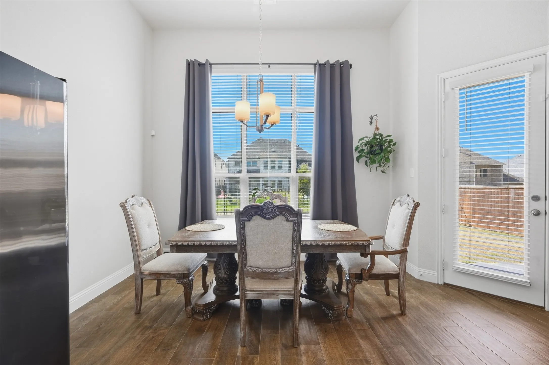 Single Family Residence For Sale in Rockwall County , 617 Nakoma Drive, Rockwall, Texas 75087, 4 Bedroom, 4 Bathroom, 3 Garage spaces, 3,111 Sqft, built in 2020, mls#21352166, Real Estate Agent in Rockwall, Homes For Sale in Rockwall county, Homes For Sale in Rockwall, Realtor in Rockwall Texas, Real Estate Brokerage Independent Realty Texas, Luminita Cordes Realtor