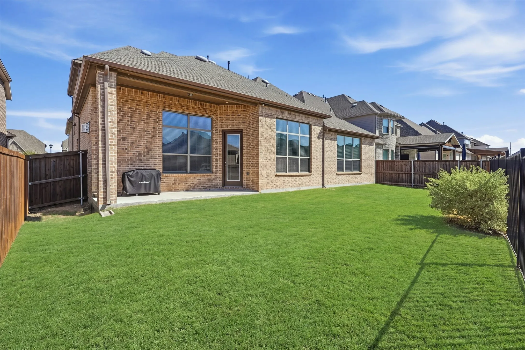 Single Family Residence For Sale in Rockwall County , 617 Nakoma Drive, Rockwall, Texas 75087, 4 Bedroom, 4 Bathroom, 3 Garage spaces, 3,111 Sqft, built in 2020, mls#21352166, Real Estate Agent in Rockwall, Homes For Sale in Rockwall county, Homes For Sale in Rockwall, Realtor in Rockwall Texas, Real Estate Brokerage Independent Realty Texas, Luminita Cordes Realtor