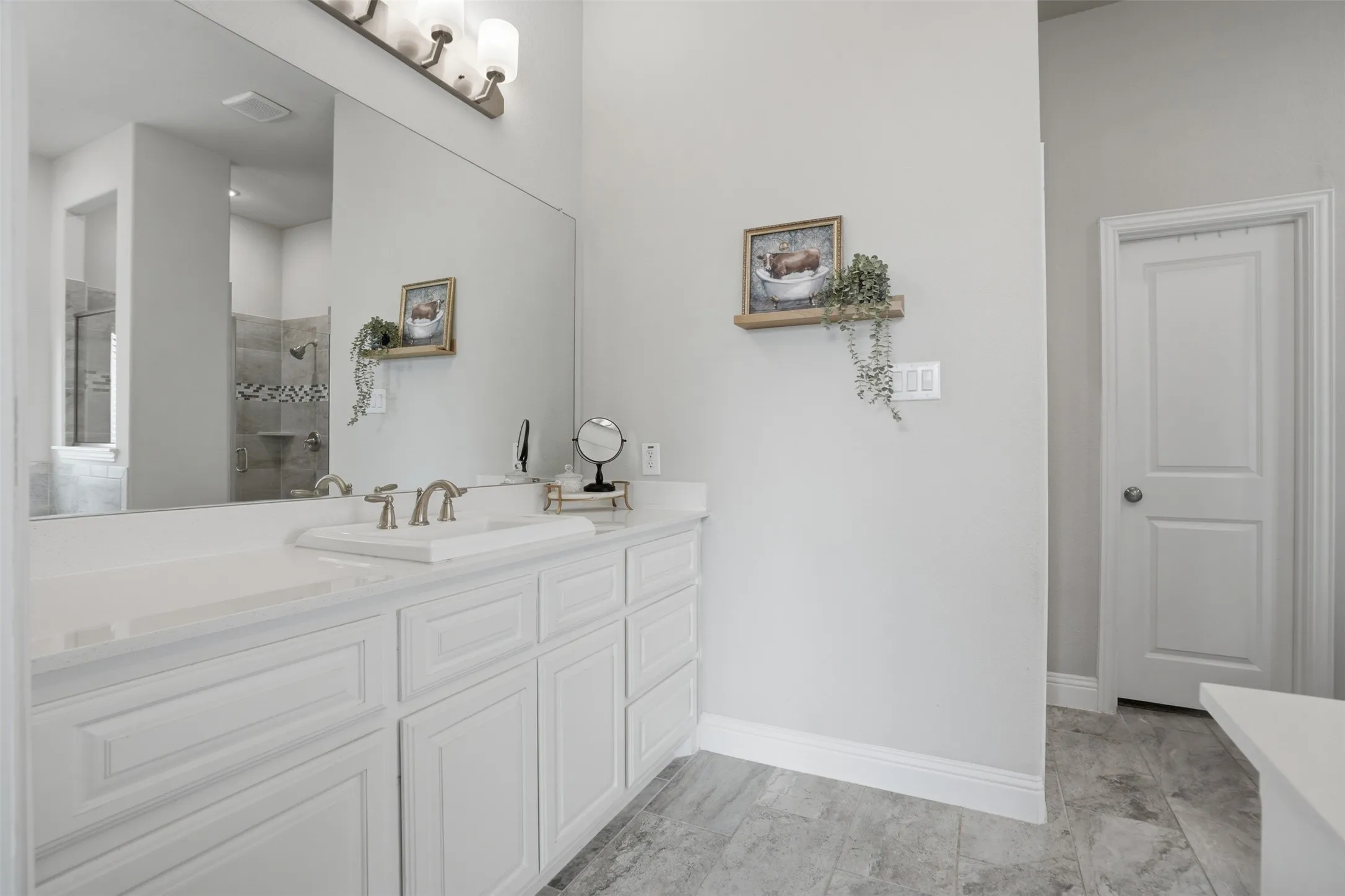 Single Family Residence For Sale in Rockwall County , 617 Nakoma Drive, Rockwall, Texas 75087, 4 Bedroom, 4 Bathroom, 3 Garage spaces, 3,111 Sqft, built in 2020, mls#21352166, Real Estate Agent in Rockwall, Homes For Sale in Rockwall county, Homes For Sale in Rockwall, Realtor in Rockwall Texas, Real Estate Brokerage Independent Realty Texas, Luminita Cordes Realtor