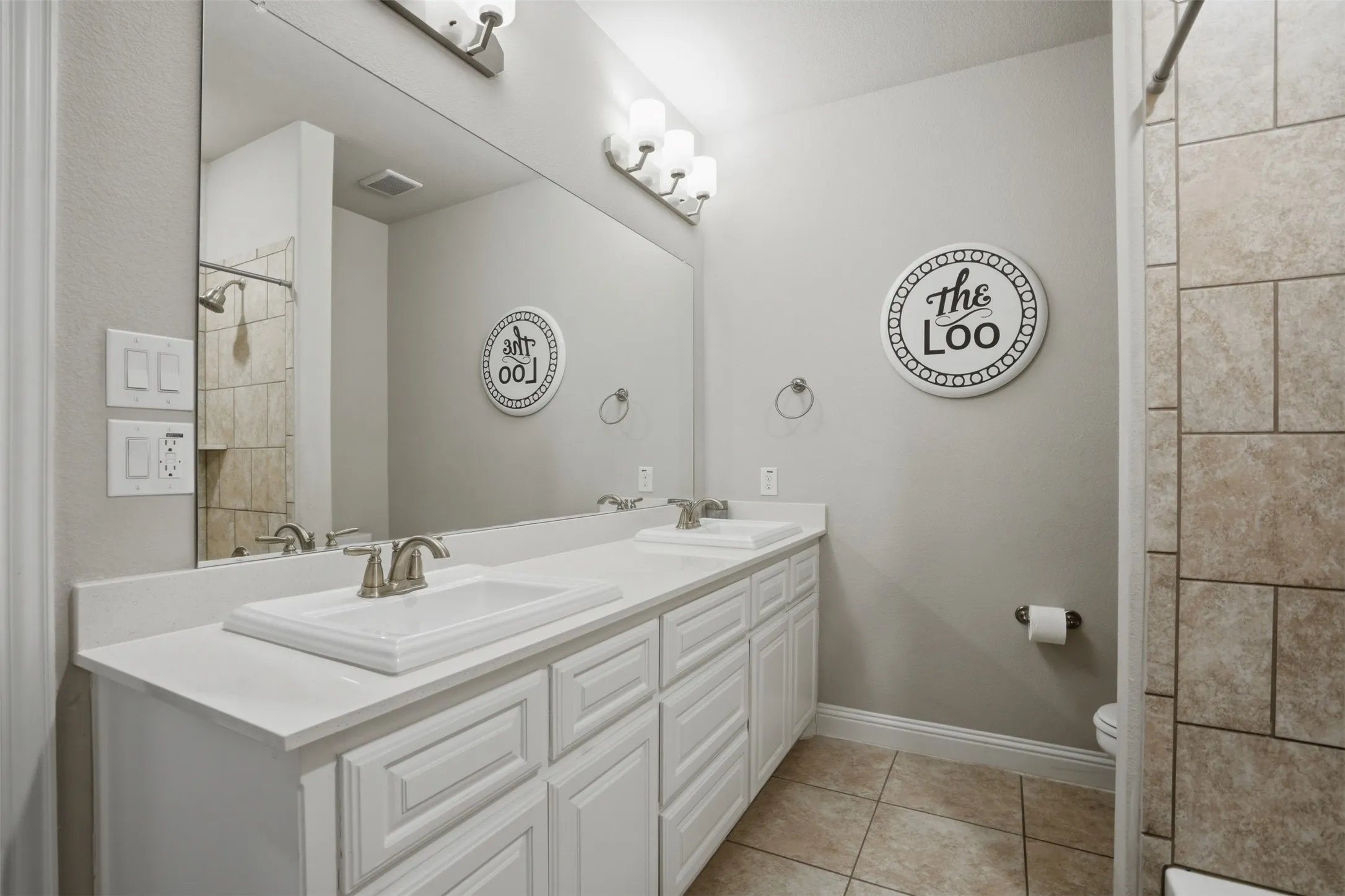 Single Family Residence For Sale in Rockwall County , 617 Nakoma Drive, Rockwall, Texas 75087, 4 Bedroom, 4 Bathroom, 3 Garage spaces, 3,111 Sqft, built in 2020, mls#21352166, Real Estate Agent in Rockwall, Homes For Sale in Rockwall county, Homes For Sale in Rockwall, Realtor in Rockwall Texas, Real Estate Brokerage Independent Realty Texas, Luminita Cordes Realtor
