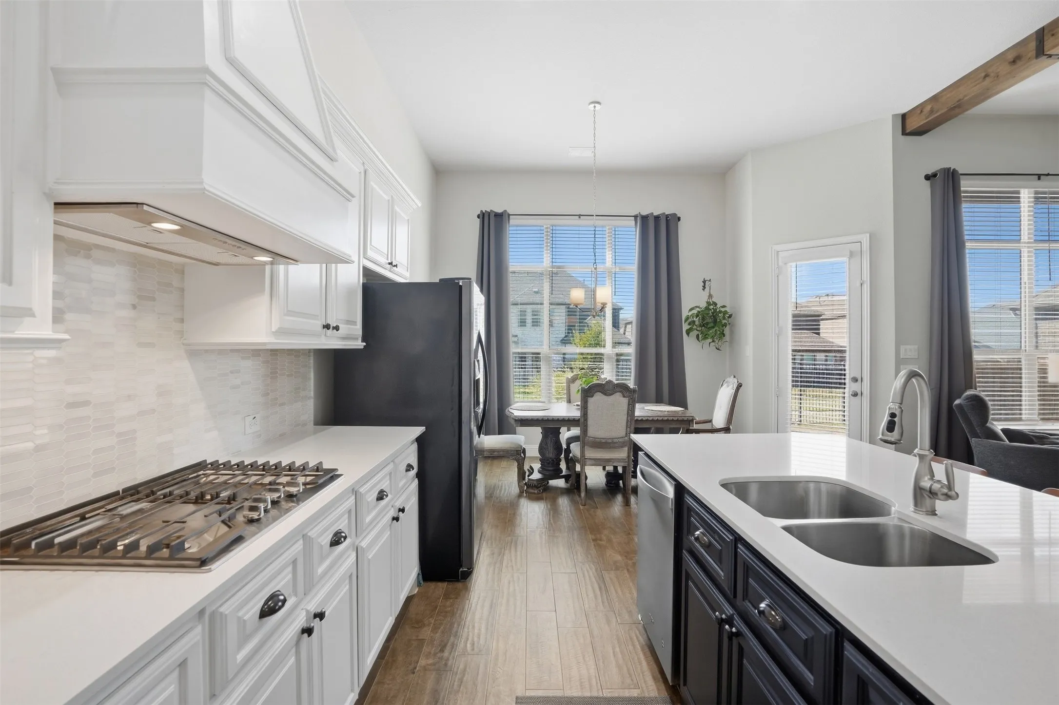 Single Family Residence For Sale in Rockwall County , 617 Nakoma Drive, Rockwall, Texas 75087, 4 Bedroom, 4 Bathroom, 3 Garage spaces, 3,111 Sqft, built in 2020, mls#21352166, Real Estate Agent in Rockwall, Homes For Sale in Rockwall county, Homes For Sale in Rockwall, Realtor in Rockwall Texas, Real Estate Brokerage Independent Realty Texas, Luminita Cordes Realtor
