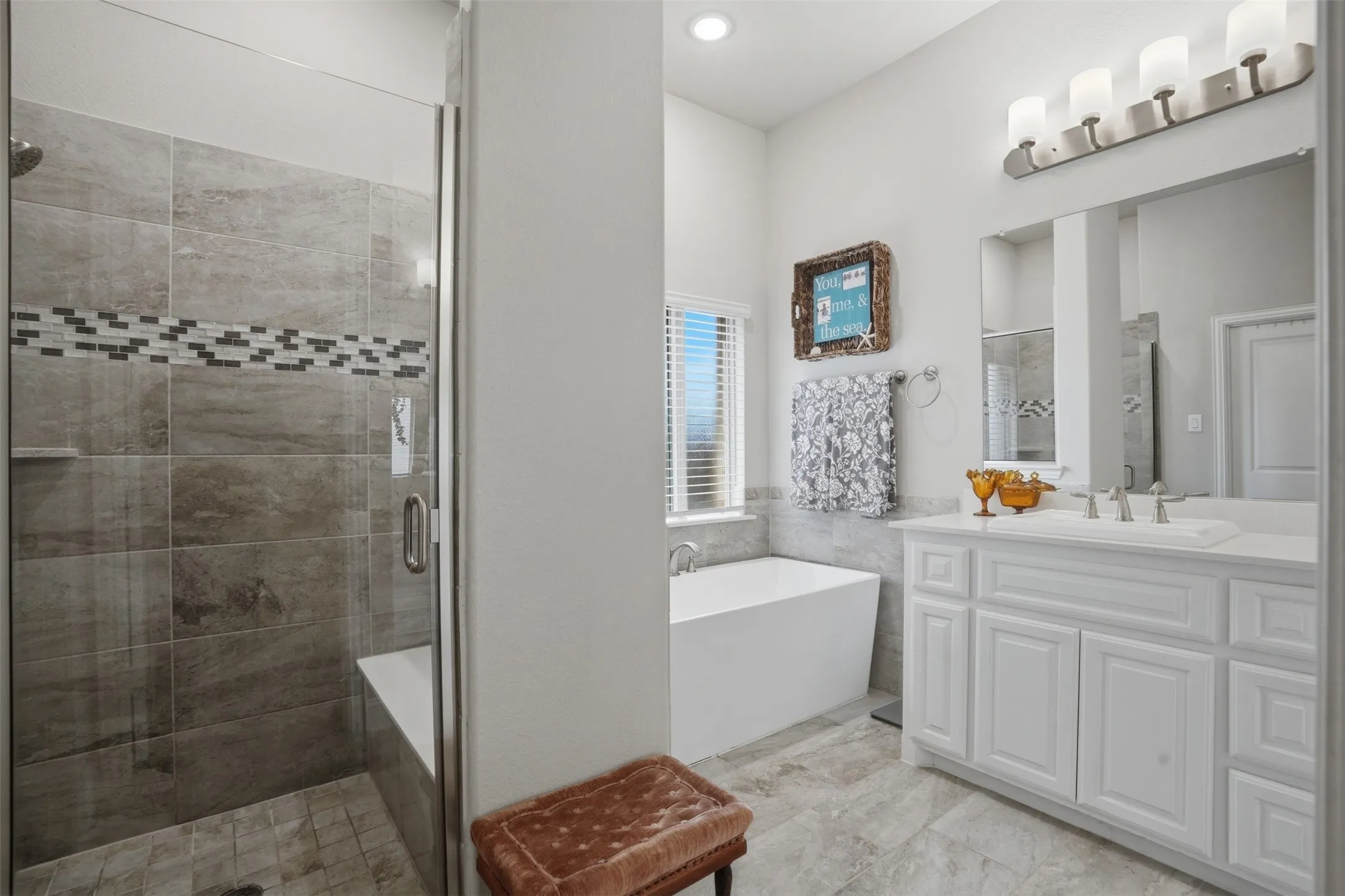 Single Family Residence For Sale in Rockwall County , 617 Nakoma Drive, Rockwall, Texas 75087, 4 Bedroom, 4 Bathroom, 3 Garage spaces, 3,111 Sqft, built in 2020, mls#21352166, Real Estate Agent in Rockwall, Homes For Sale in Rockwall county, Homes For Sale in Rockwall, Realtor in Rockwall Texas, Real Estate Brokerage Independent Realty Texas, Luminita Cordes Realtor