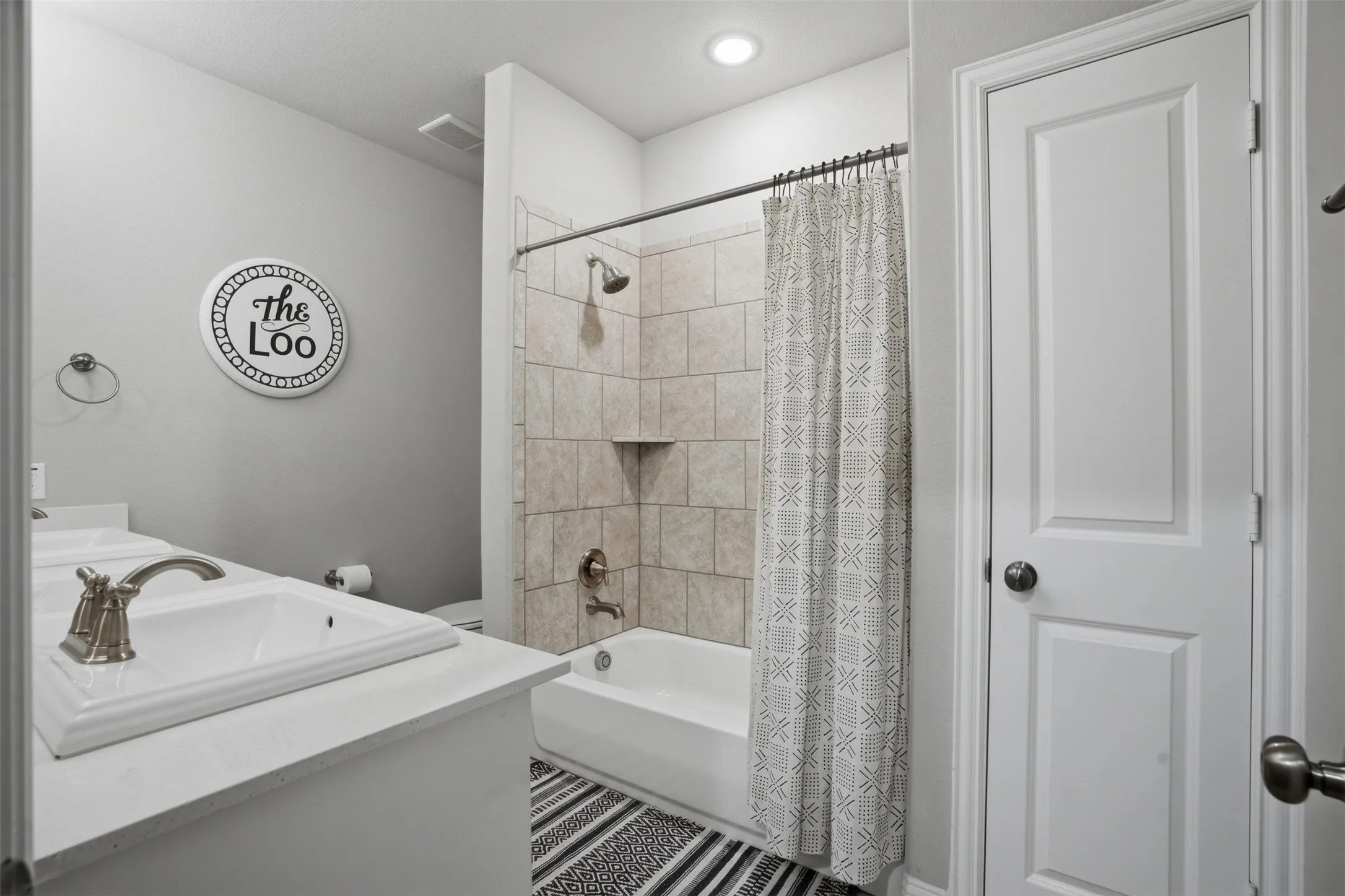 Single Family Residence For Sale in Rockwall County , 617 Nakoma Drive, Rockwall, Texas 75087, 4 Bedroom, 4 Bathroom, 3 Garage spaces, 3,111 Sqft, built in 2020, mls#21352166, Real Estate Agent in Rockwall, Homes For Sale in Rockwall county, Homes For Sale in Rockwall, Realtor in Rockwall Texas, Real Estate Brokerage Independent Realty Texas, Luminita Cordes Realtor