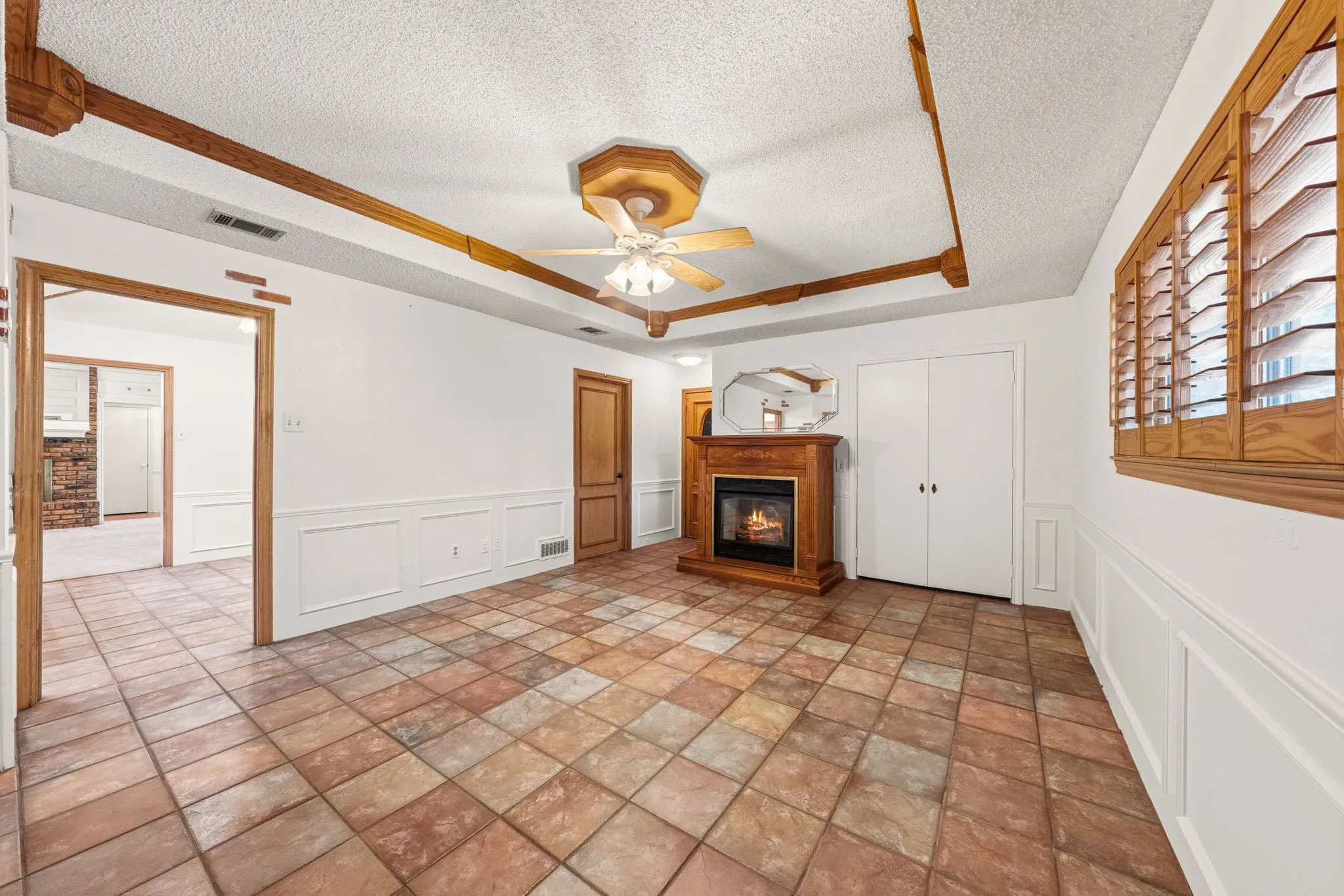 Single Family Residence For Sale in Dallas County , 118 Riggs Circle, Mesquite, Texas 75149, 3 Bedroom, 3 Bathroom, 2 Garage spaces, 2,703 Sqft, built in 1981, mls#21349184, Real Estate Agent in Mesquite, Homes For Sale in Dallas county, Homes For Sale in Mesquite, Realtor in Mesquite Texas, Real Estate Brokerage Independent Realty Texas, Luminita Cordes Realtor