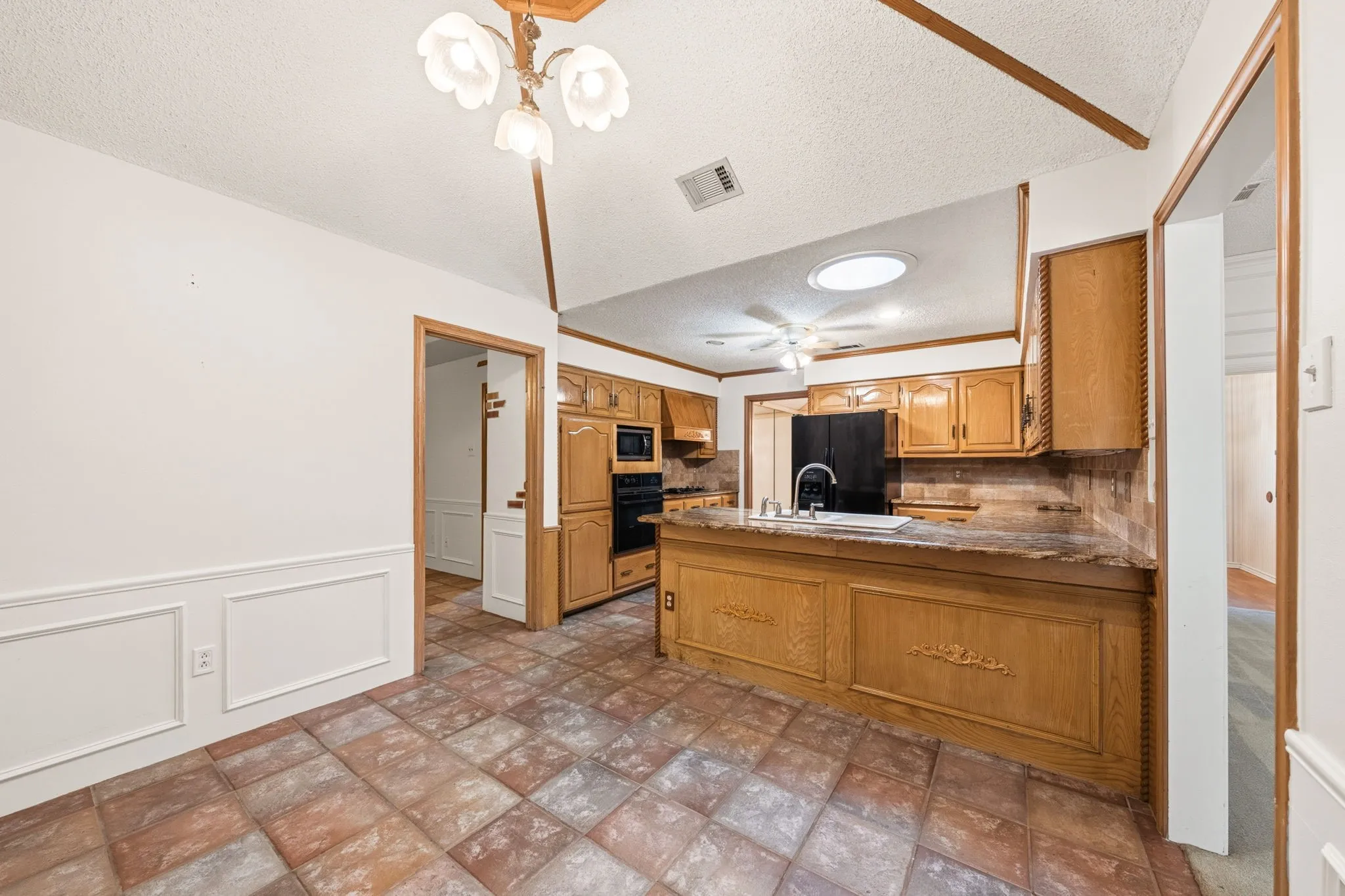Single Family Residence For Sale in Dallas County , 118 Riggs Circle, Mesquite, Texas 75149, 3 Bedroom, 3 Bathroom, 2 Garage spaces, 2,703 Sqft, built in 1981, mls#21349184, Real Estate Agent in Mesquite, Homes For Sale in Dallas county, Homes For Sale in Mesquite, Realtor in Mesquite Texas, Real Estate Brokerage Independent Realty Texas, Luminita Cordes Realtor