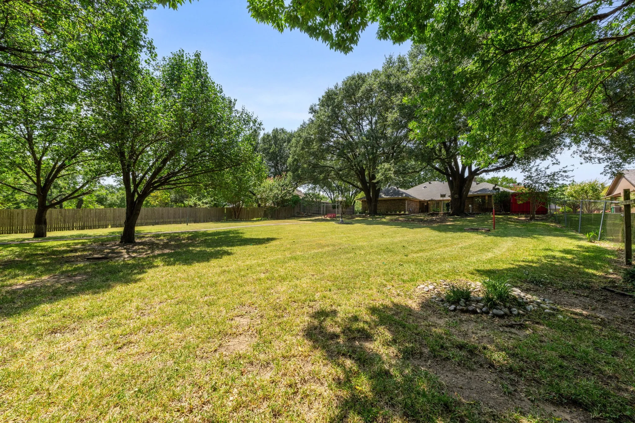 Single Family Residence For Sale in Dallas County , 118 Riggs Circle, Mesquite, Texas 75149, 3 Bedroom, 3 Bathroom, 2 Garage spaces, 2,703 Sqft, built in 1981, mls#21349184, Real Estate Agent in Mesquite, Homes For Sale in Dallas county, Homes For Sale in Mesquite, Realtor in Mesquite Texas, Real Estate Brokerage Independent Realty Texas, Luminita Cordes Realtor
