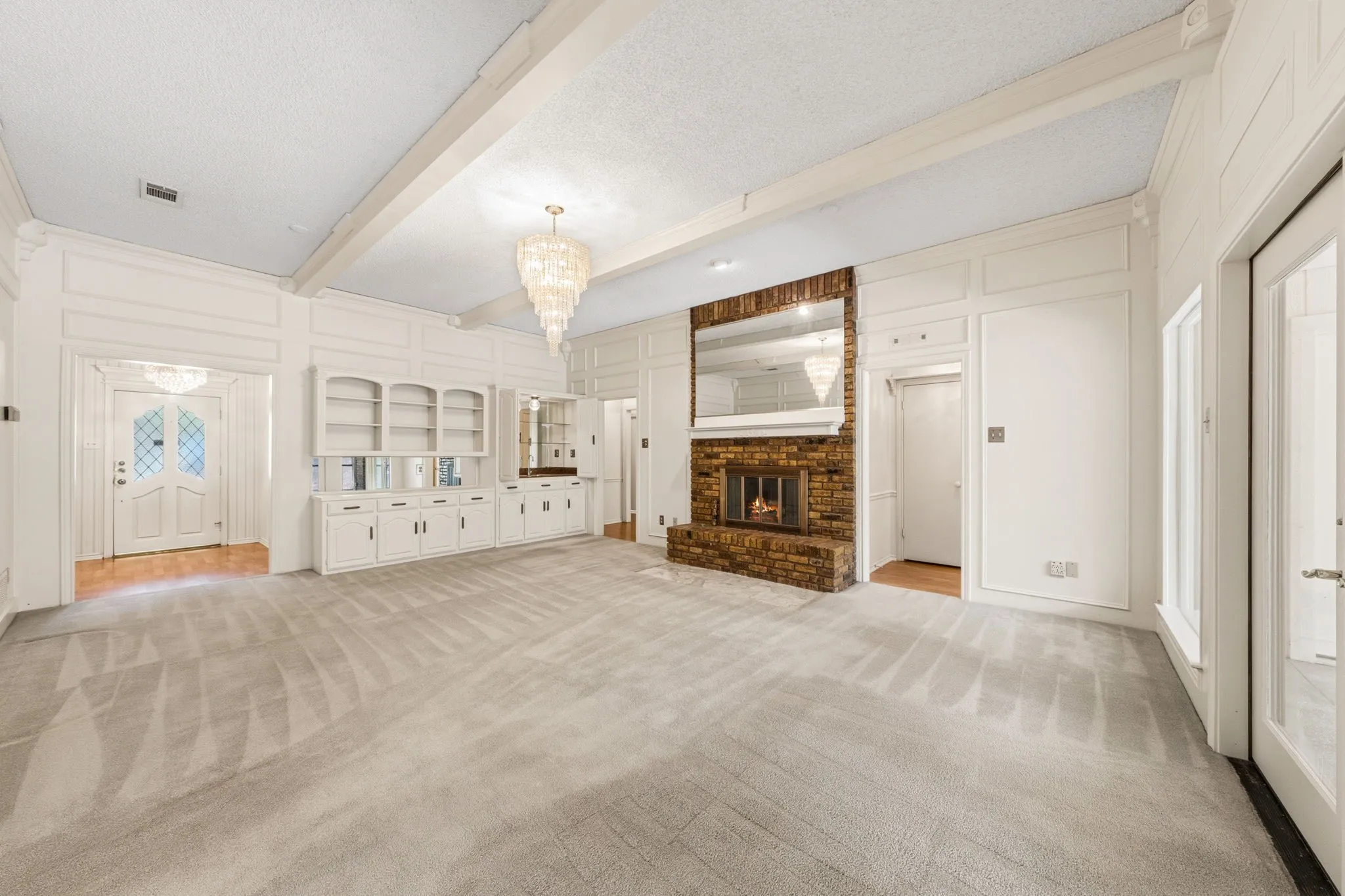 Single Family Residence For Sale in Dallas County , 118 Riggs Circle, Mesquite, Texas 75149, 3 Bedroom, 3 Bathroom, 2 Garage spaces, 2,703 Sqft, built in 1981, mls#21349184, Real Estate Agent in Mesquite, Homes For Sale in Dallas county, Homes For Sale in Mesquite, Realtor in Mesquite Texas, Real Estate Brokerage Independent Realty Texas, Luminita Cordes Realtor