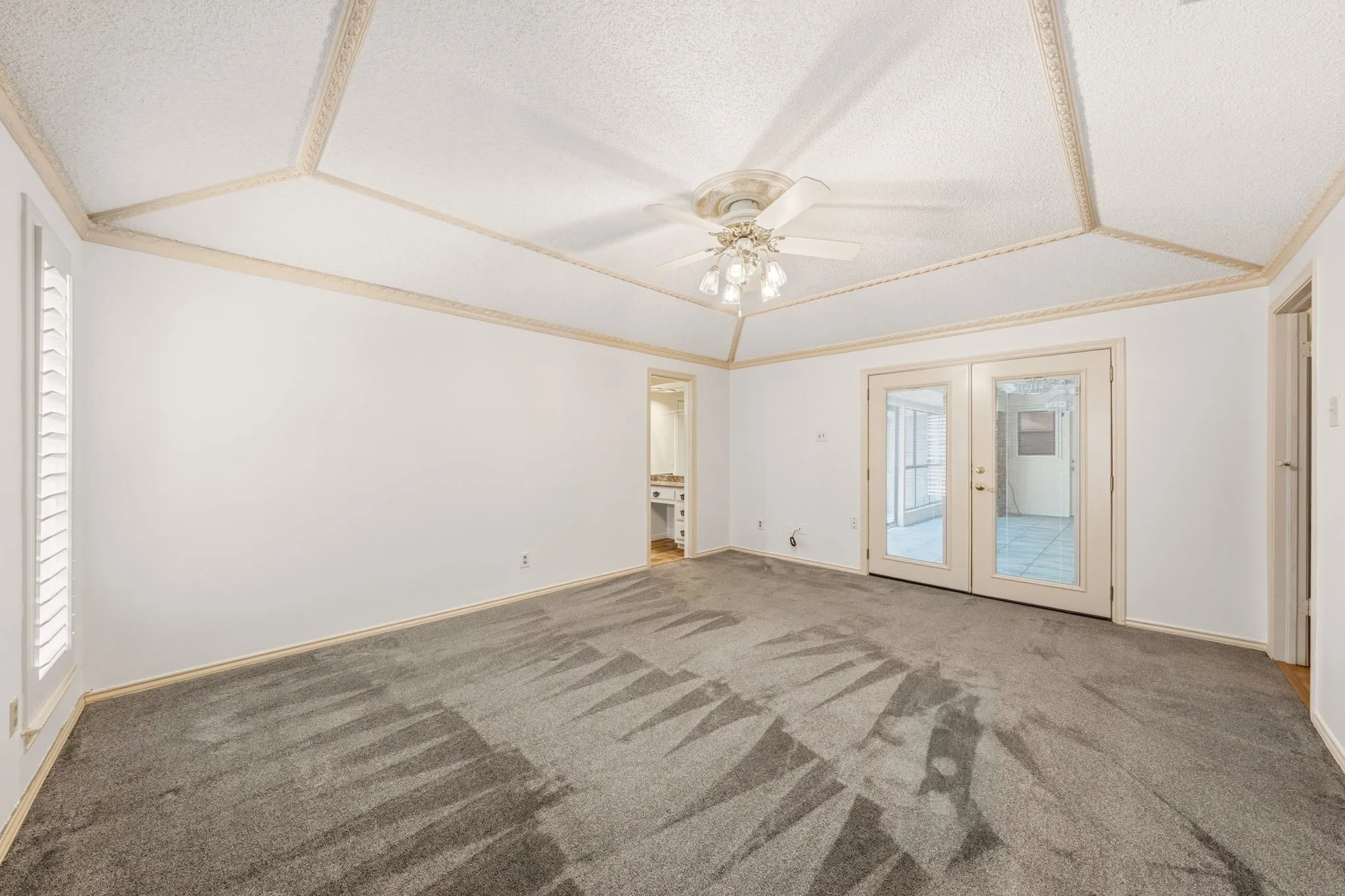 Single Family Residence For Sale in Dallas County , 118 Riggs Circle, Mesquite, Texas 75149, 3 Bedroom, 3 Bathroom, 2 Garage spaces, 2,703 Sqft, built in 1981, mls#21349184, Real Estate Agent in Mesquite, Homes For Sale in Dallas county, Homes For Sale in Mesquite, Realtor in Mesquite Texas, Real Estate Brokerage Independent Realty Texas, Luminita Cordes Realtor