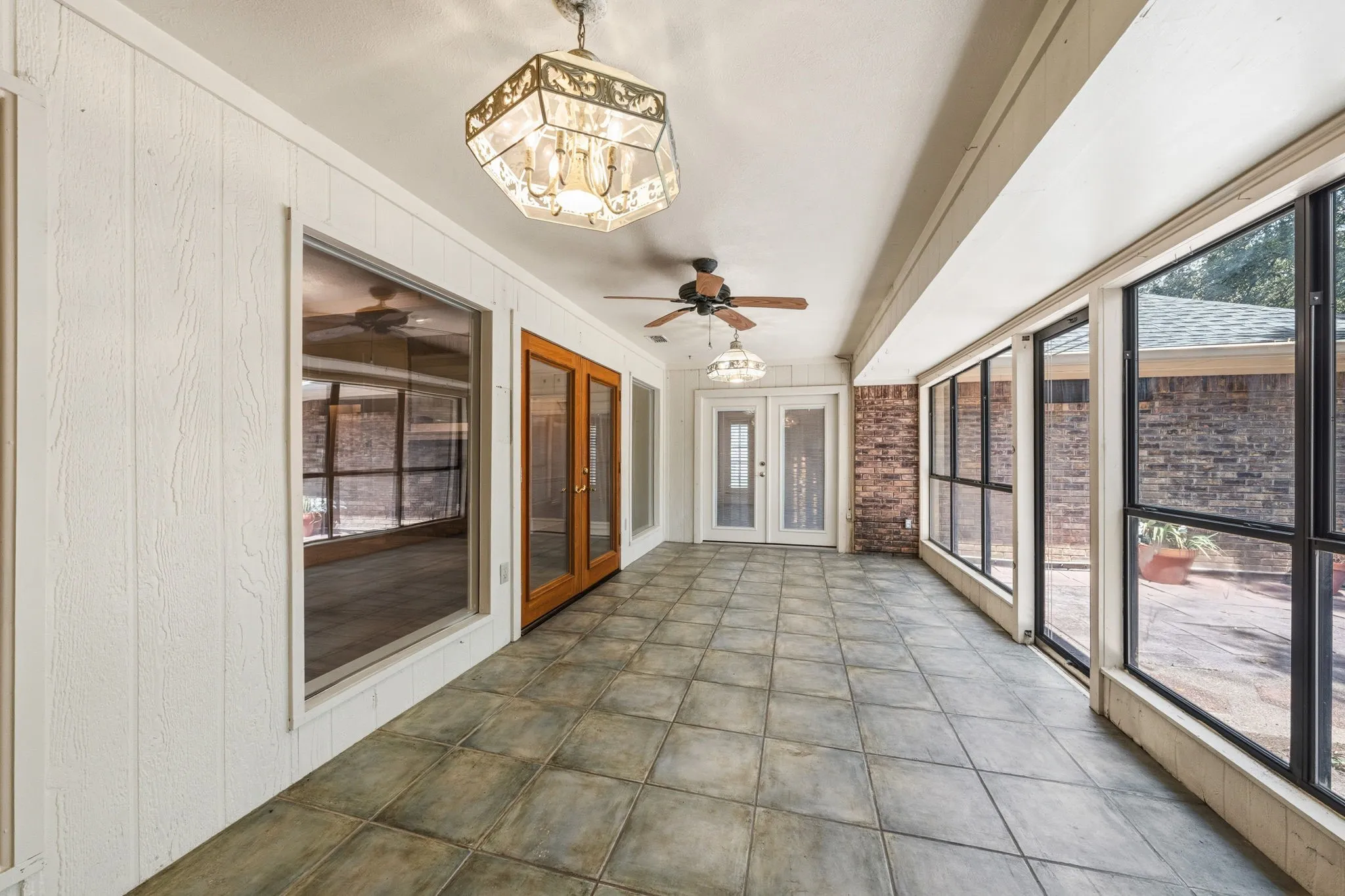 Single Family Residence For Sale in Dallas County , 118 Riggs Circle, Mesquite, Texas 75149, 3 Bedroom, 3 Bathroom, 2 Garage spaces, 2,703 Sqft, built in 1981, mls#21349184, Real Estate Agent in Mesquite, Homes For Sale in Dallas county, Homes For Sale in Mesquite, Realtor in Mesquite Texas, Real Estate Brokerage Independent Realty Texas, Luminita Cordes Realtor