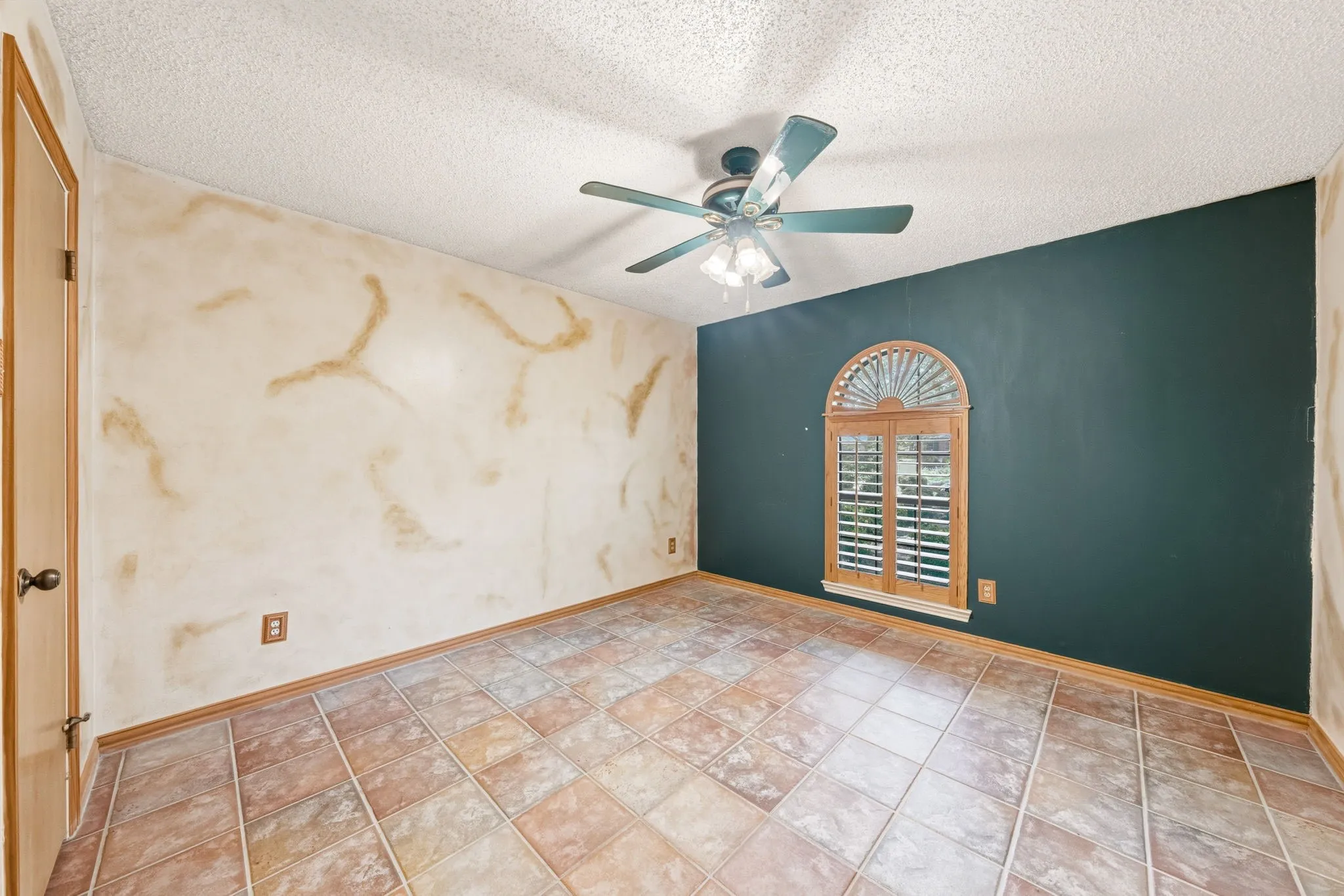Single Family Residence For Sale in Dallas County , 118 Riggs Circle, Mesquite, Texas 75149, 3 Bedroom, 3 Bathroom, 2 Garage spaces, 2,703 Sqft, built in 1981, mls#21349184, Real Estate Agent in Mesquite, Homes For Sale in Dallas county, Homes For Sale in Mesquite, Realtor in Mesquite Texas, Real Estate Brokerage Independent Realty Texas, Luminita Cordes Realtor
