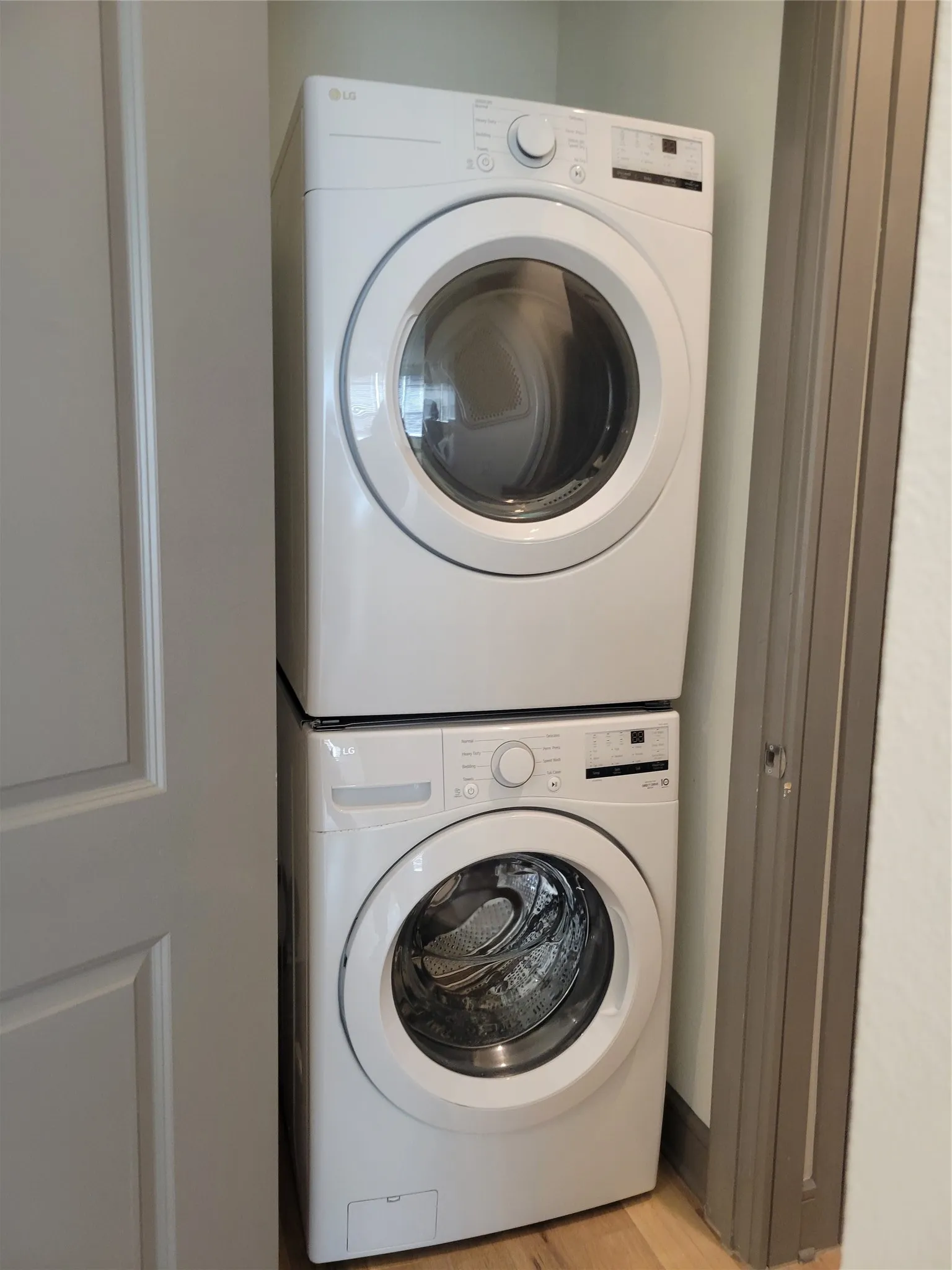 Condominium For Rent in Denton County , 2700 Old Denton Road 3363, Carrollton, Texas 75007, 2 Bedroom, 2 Bathroom, 2 Garage spaces, 1,025 Sqft, built in 2022, mls#21347910, Real Estate Agent in Carrollton, Homes For Rent in Denton county, Homes For Rent in Carrollton, Realtor in Carrollton Texas, Real Estate Brokerage Independent Realty Texas, Luminita Cordes Realtor