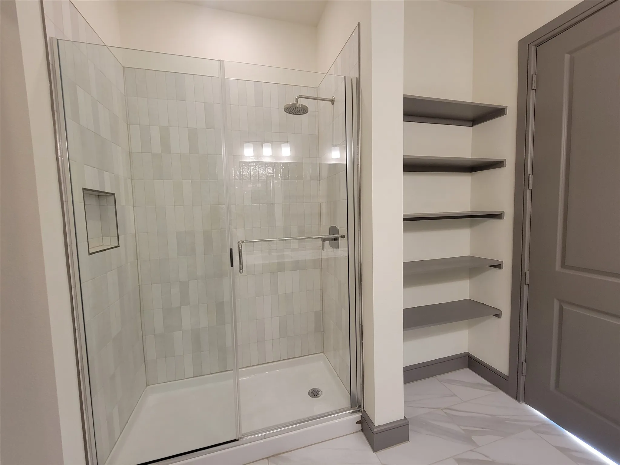 Condominium For Rent in Denton County , 2700 Old Denton Road 3363, Carrollton, Texas 75007, 2 Bedroom, 2 Bathroom, 2 Garage spaces, 1,025 Sqft, built in 2022, mls#21347910, Real Estate Agent in Carrollton, Homes For Rent in Denton county, Homes For Rent in Carrollton, Realtor in Carrollton Texas, Real Estate Brokerage Independent Realty Texas, Luminita Cordes Realtor